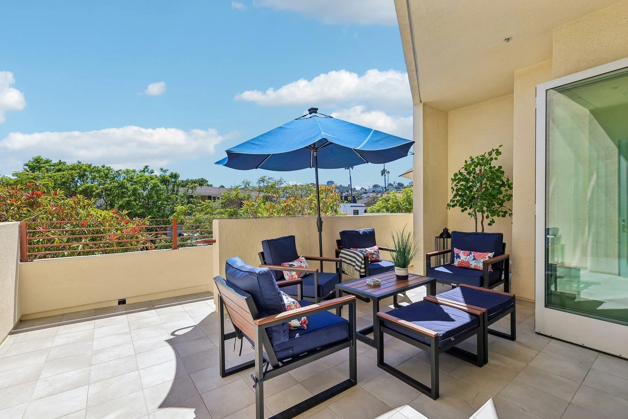 https://cdn.realtyfeed.com/cdn/127/260018340/cd7945f370695f097dd9915eeca287c0.webp