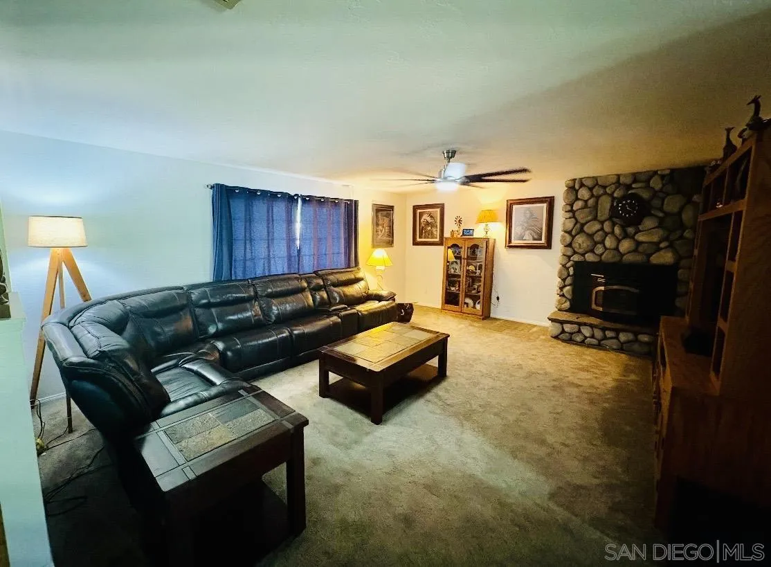 https://cdn.realtyfeed.com/cdn/127/260018343/9c91db461b7f4762ff962db82e26941c.webp