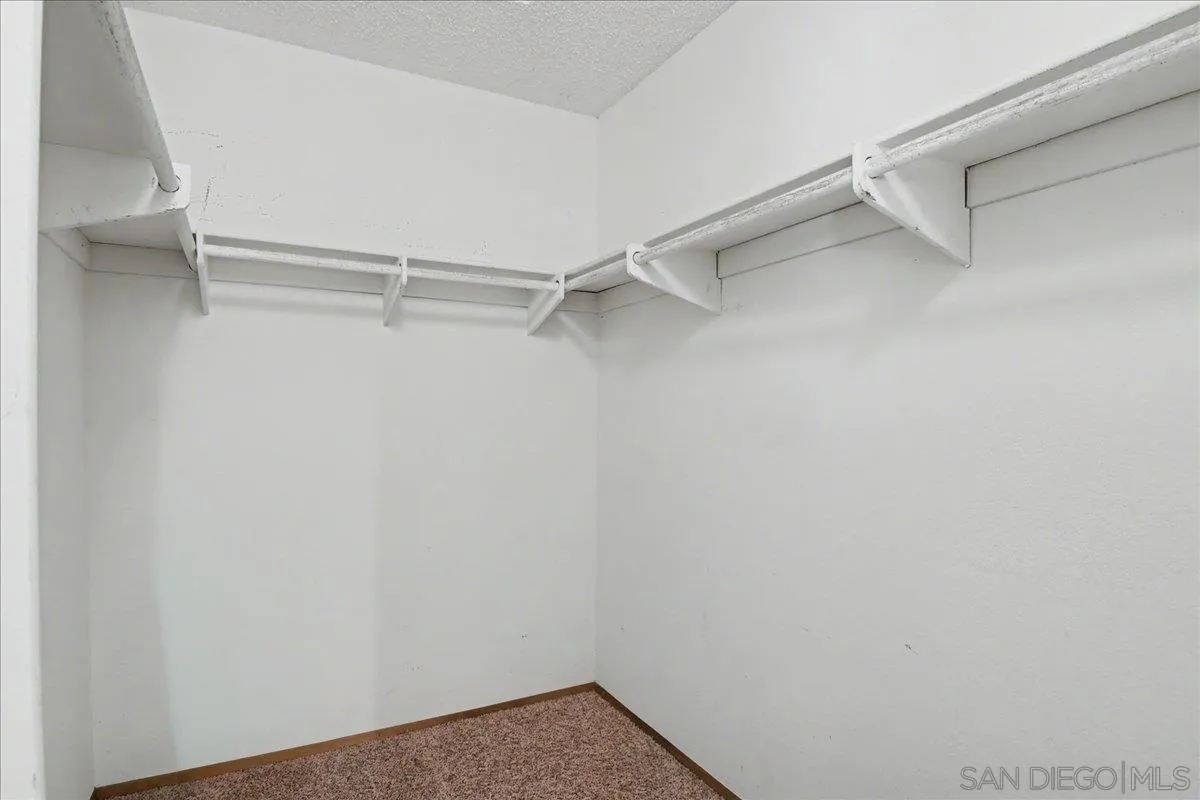 https://cdn.realtyfeed.com/cdn/127/260018346/13526cc92dbaff0ea479ae3f58185663.webp