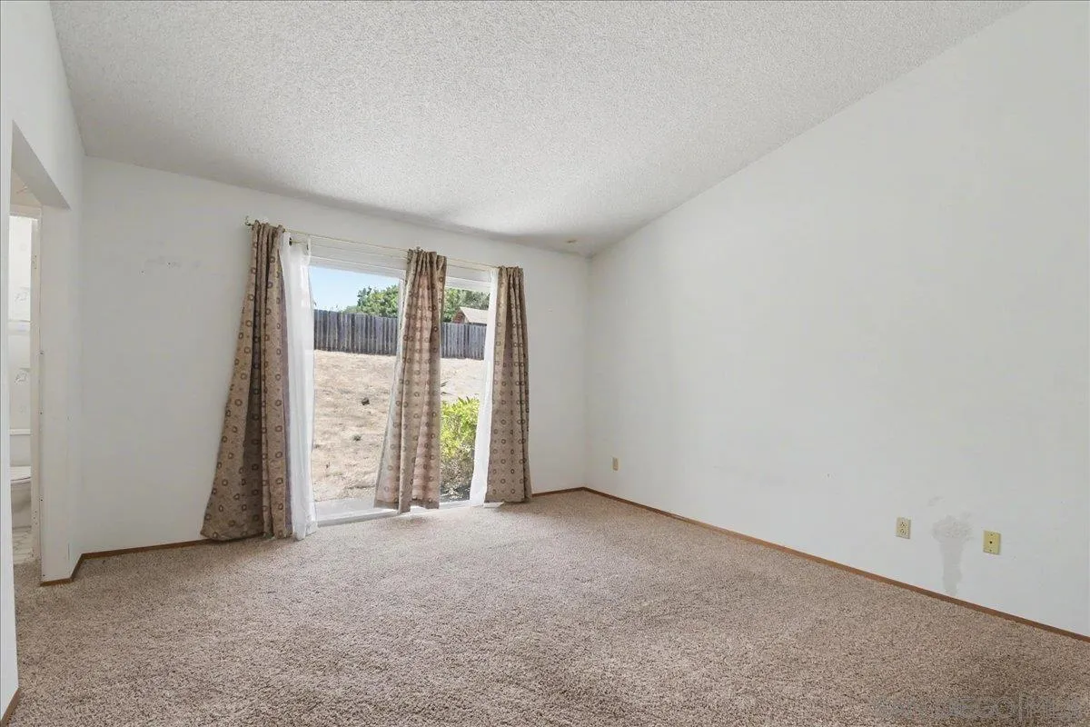 https://cdn.realtyfeed.com/cdn/127/260018346/1bfce038b42890635b589c5d6733fcbc.webp