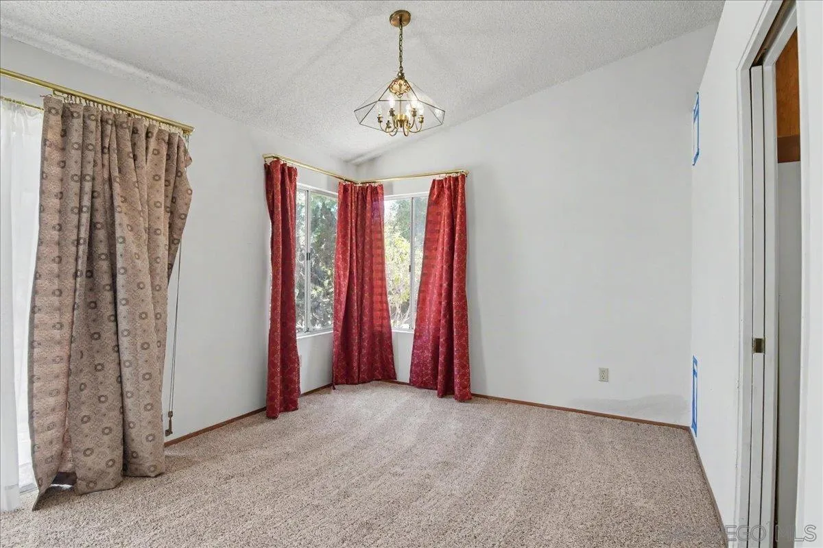 https://cdn.realtyfeed.com/cdn/127/260018346/291c1cc9bb4492749f7a6eb3d09704e4.webp