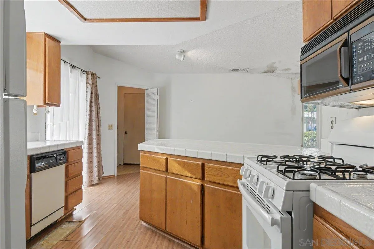 https://cdn.realtyfeed.com/cdn/127/260018346/311a7247983a2a1dd065c038b95dbb4e.webp