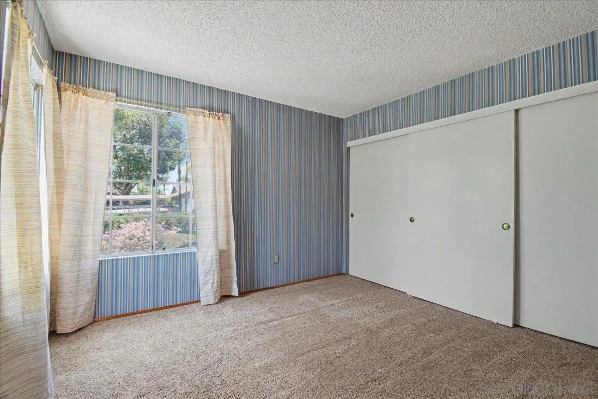 https://cdn.realtyfeed.com/cdn/127/260018346/aa74ad1965de66e7e6d76d2d5aad7407.webp