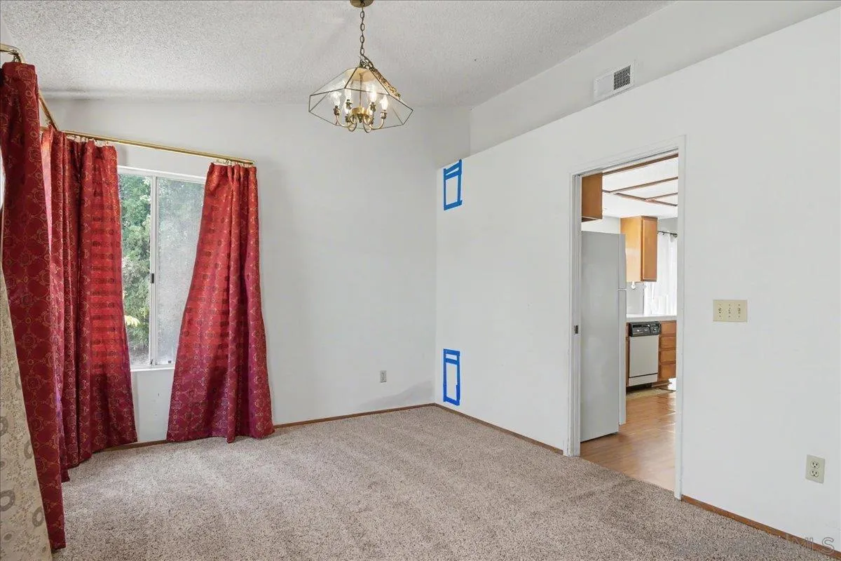 https://cdn.realtyfeed.com/cdn/127/260018346/b06e2e99668a64af15427183440f482c.webp
