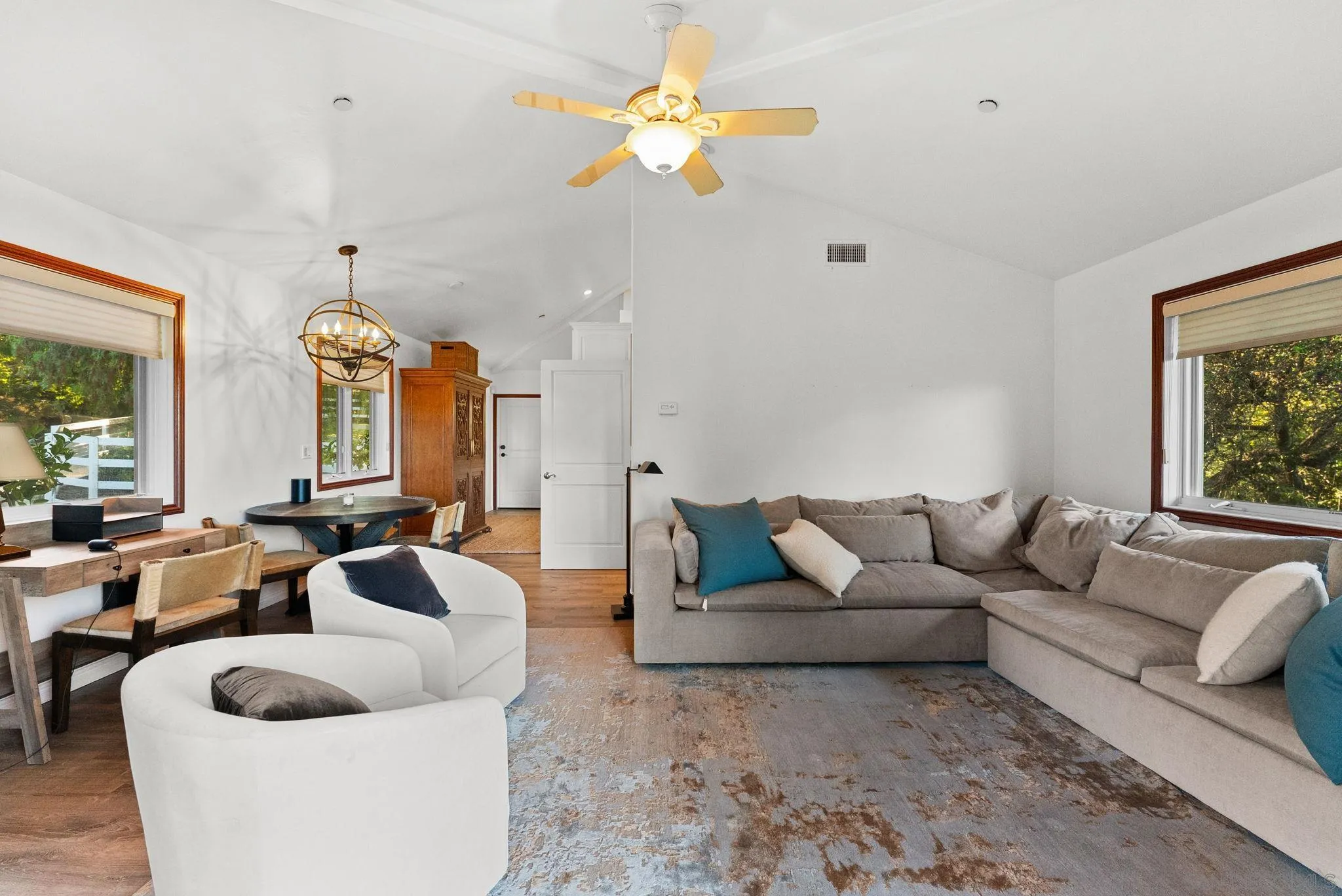 https://cdn.realtyfeed.com/cdn/127/260018355/fac10cafd2697d65aa447fc9ee344a3d.webp