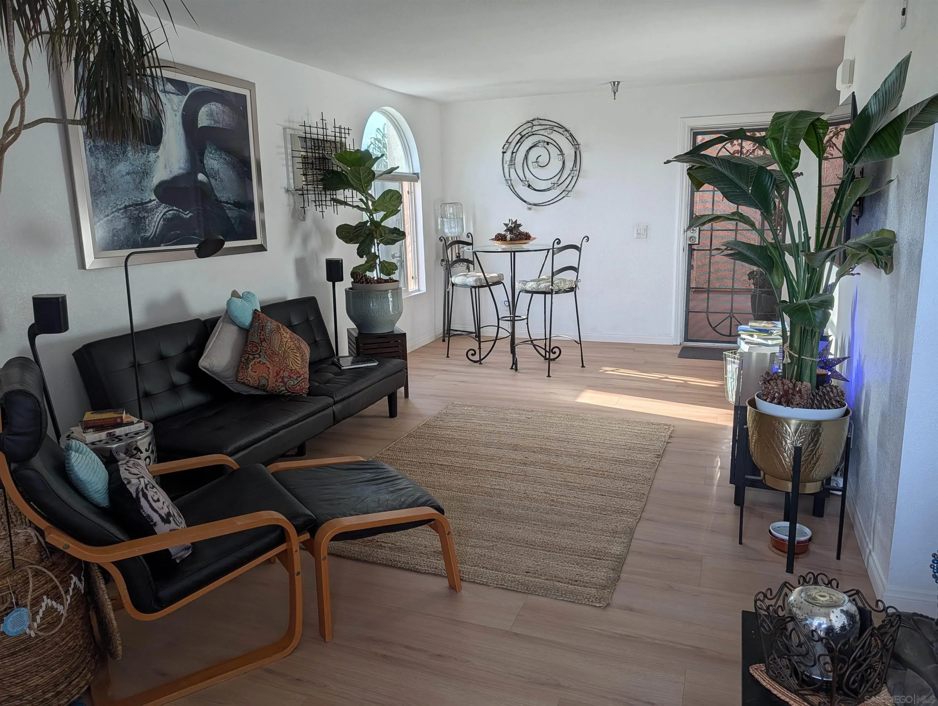 https://cdn.realtyfeed.com/cdn/127/260018358/8688eb9c20811b9c746a5c0688f2f3e3.webp