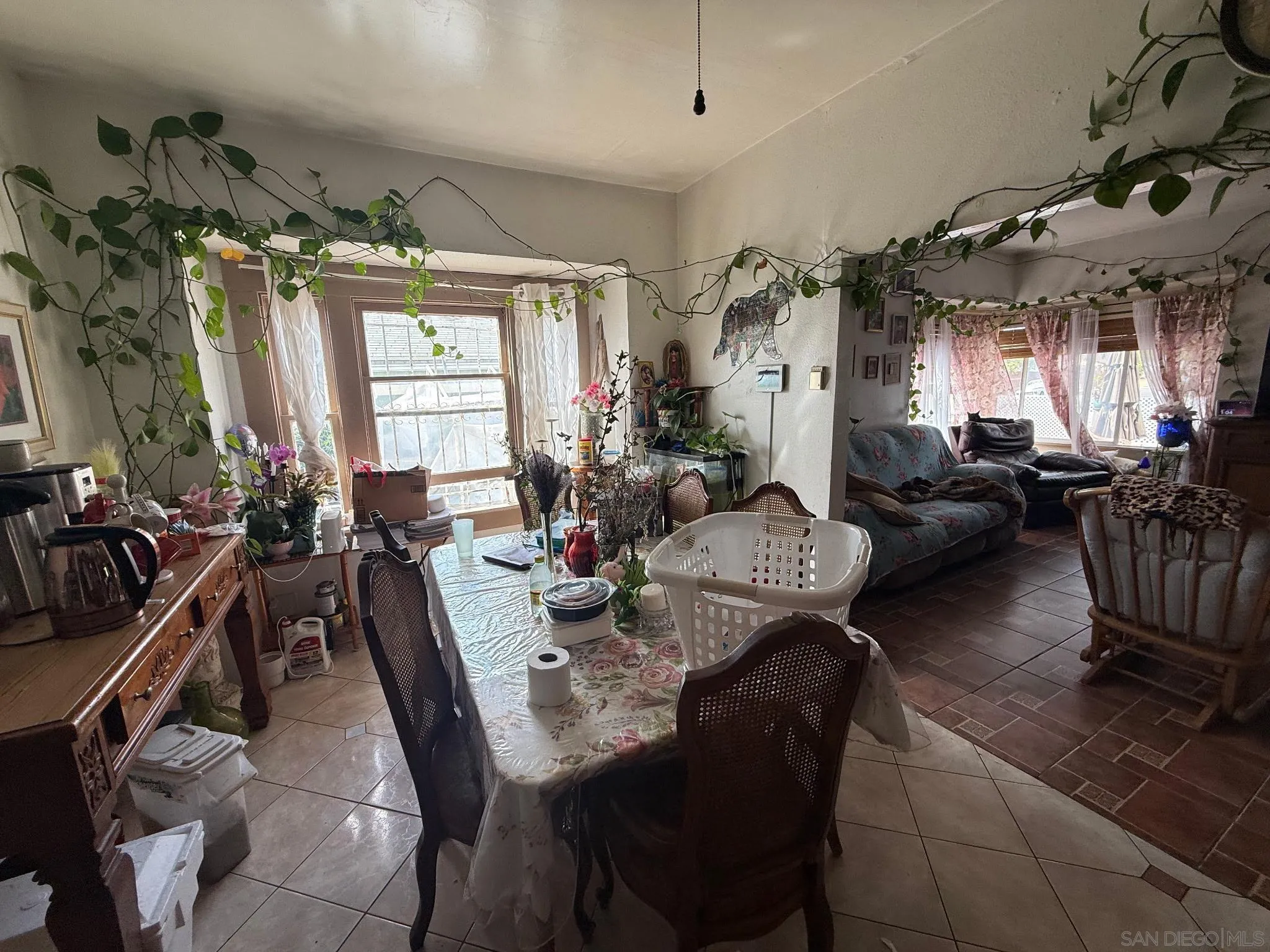 https://cdn.realtyfeed.com/cdn/127/260018359/1586994835e874194c5902ebd62d4c20.webp