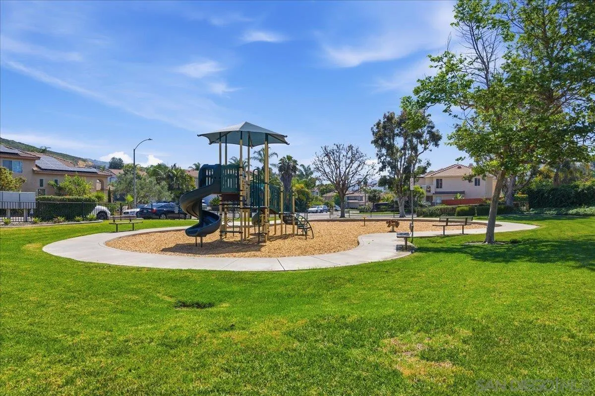 https://cdn.realtyfeed.com/cdn/127/260018360/1eb2d1c6ef0a6e5c7fd56acc36a5c993.webp