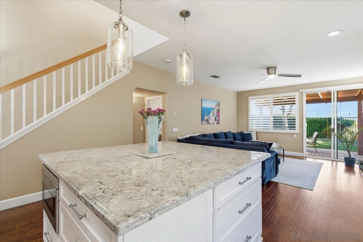 https://cdn.realtyfeed.com/cdn/127/260018360/a7b68203c35a6509b12b1e98dd60655b.webp