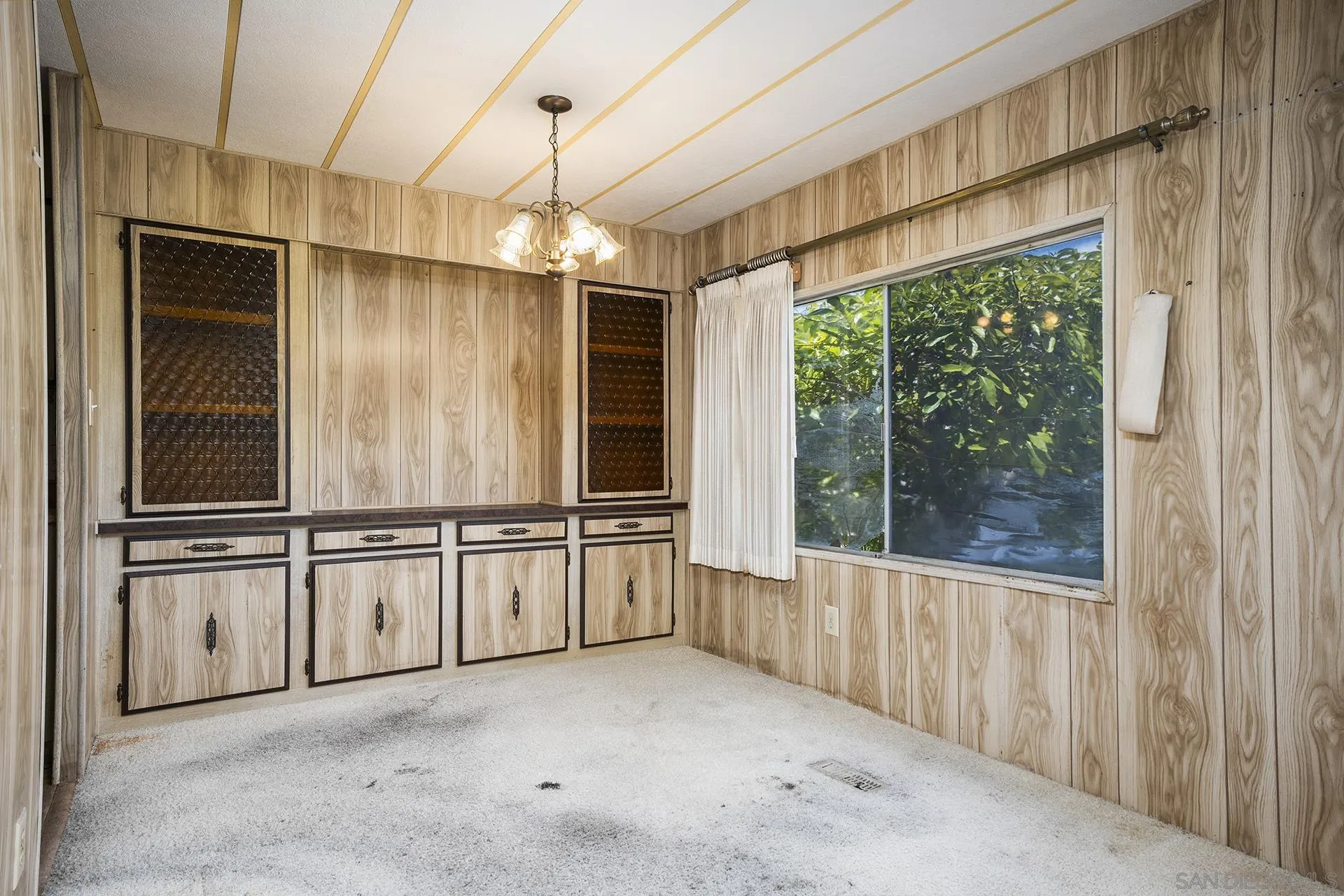 https://cdn.realtyfeed.com/cdn/127/260018362/40f26e8ddb426af9f19c5b8c0460bc26.webp