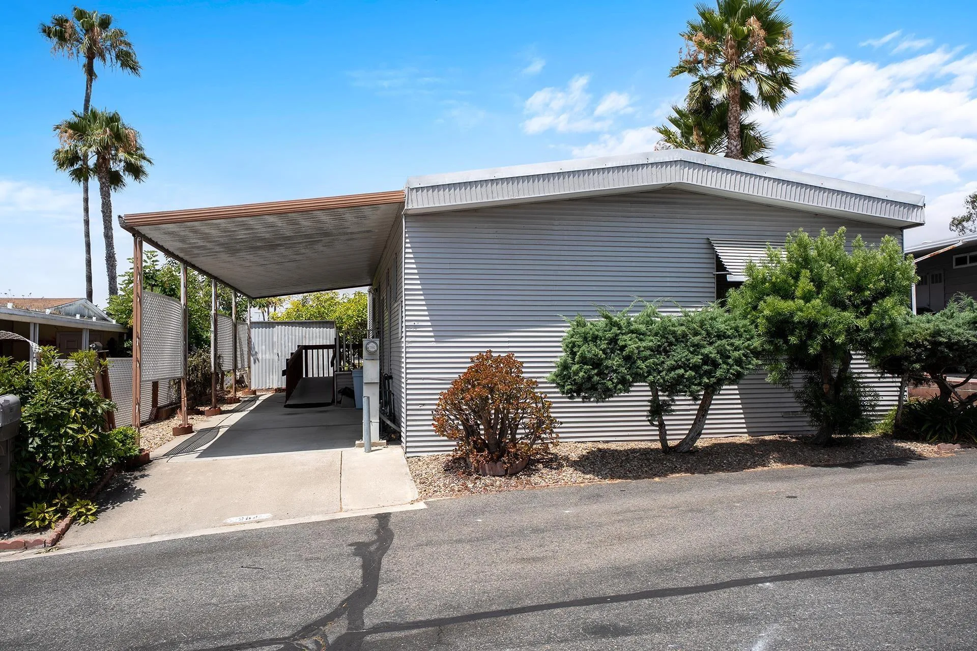 https://cdn.realtyfeed.com/cdn/127/260018362/647895dc08f3ccab1d5152fbe8893e12.webp