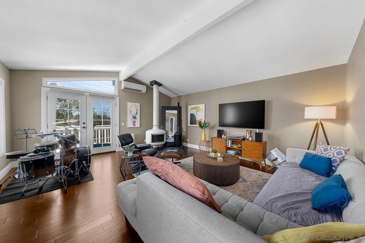https://cdn.realtyfeed.com/cdn/127/260018367/2560ef8bec0c287516c3d38de0b4c65d.webp