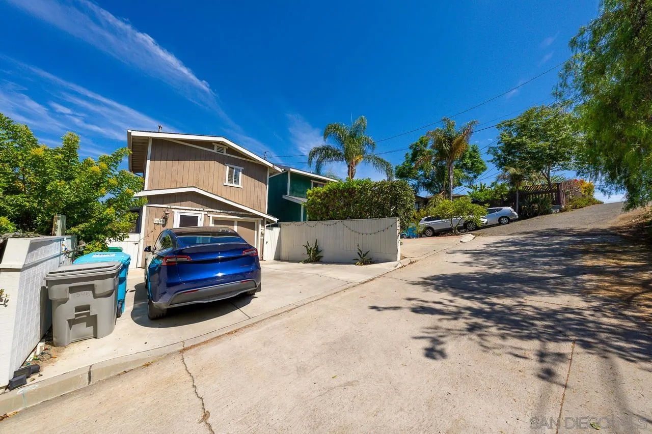https://cdn.realtyfeed.com/cdn/127/260018367/783ea693fc8cca3a93efd1fad929d428.webp