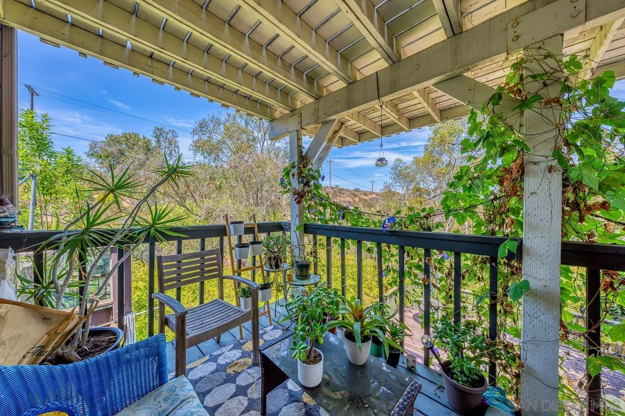 https://cdn.realtyfeed.com/cdn/127/260018367/ad9f1a7eff6ec6af89b348a04921d566.webp