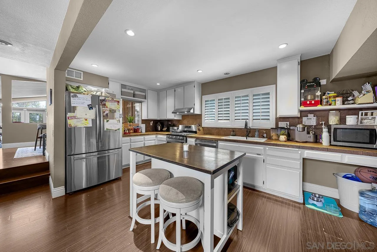 https://cdn.realtyfeed.com/cdn/127/260018367/ccf55dd1b195827f4c1630aabe3dc249.webp