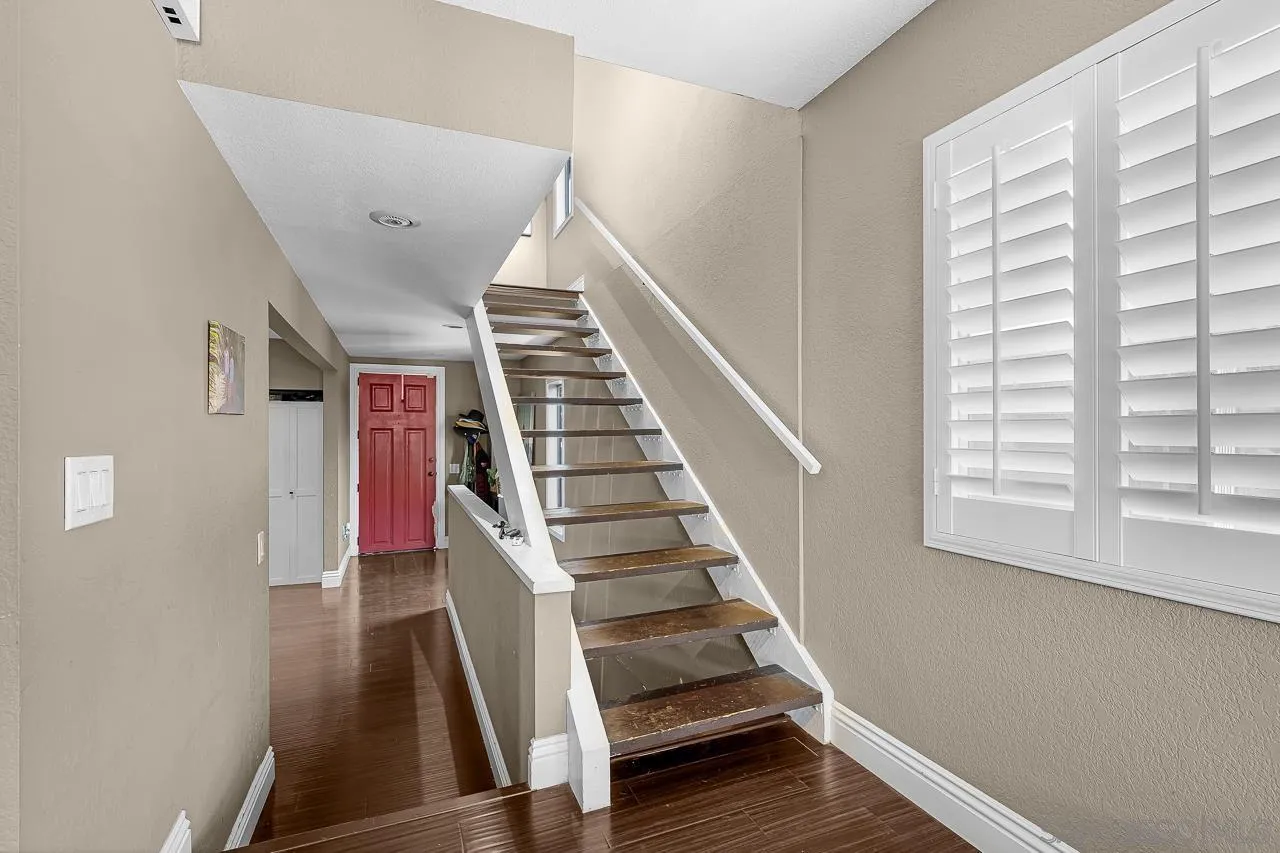 https://cdn.realtyfeed.com/cdn/127/260018367/f4b9c18985805d789e75e2e852e1fc34.webp