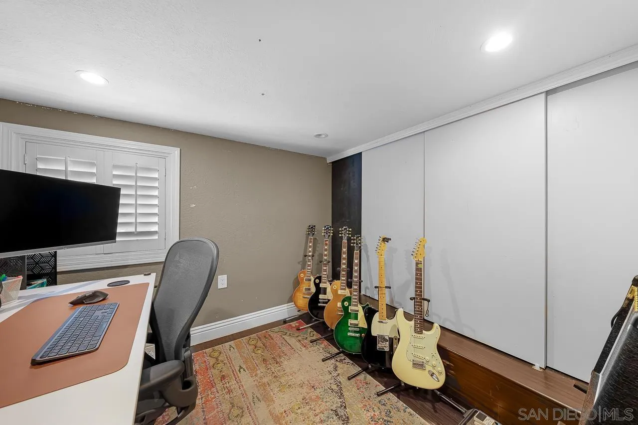 https://cdn.realtyfeed.com/cdn/127/260018367/f978dd7ba67edf0eec95cedf08fb090e.webp
