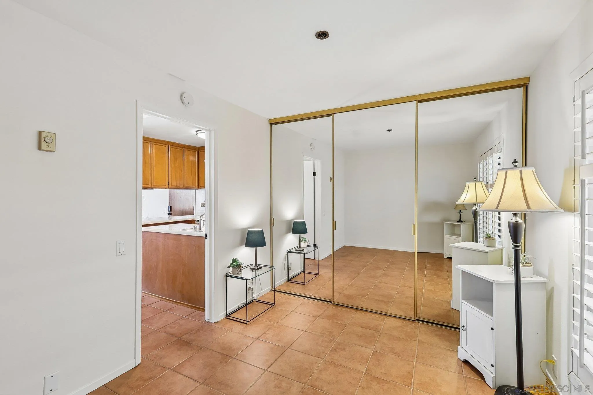 https://cdn.realtyfeed.com/cdn/127/260018373/8a33190019b576c1f4fe720f3cf731a4.webp