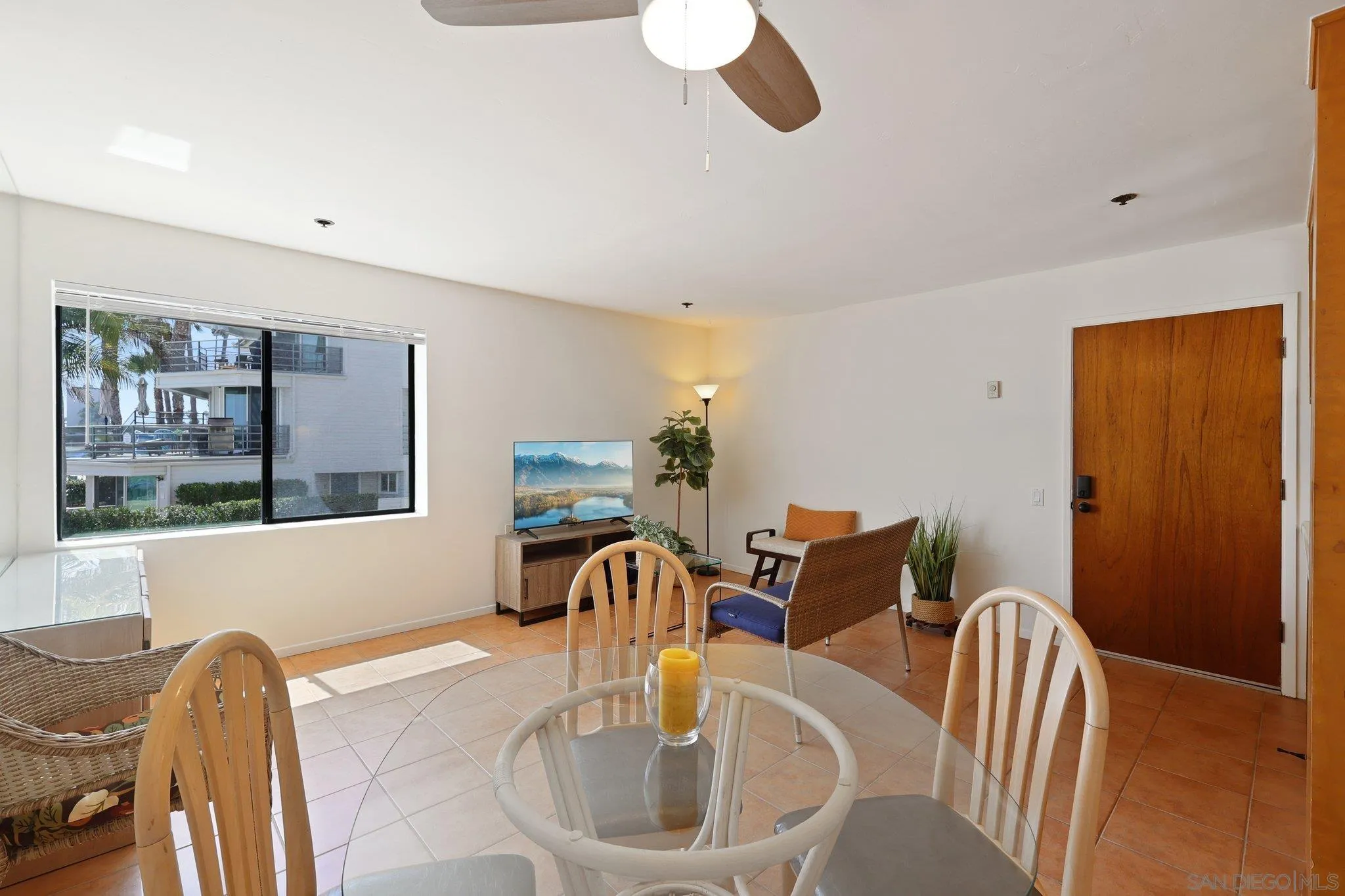 https://cdn.realtyfeed.com/cdn/127/260018373/dbe87c6a0bba85f2884c32d07953201a.webp