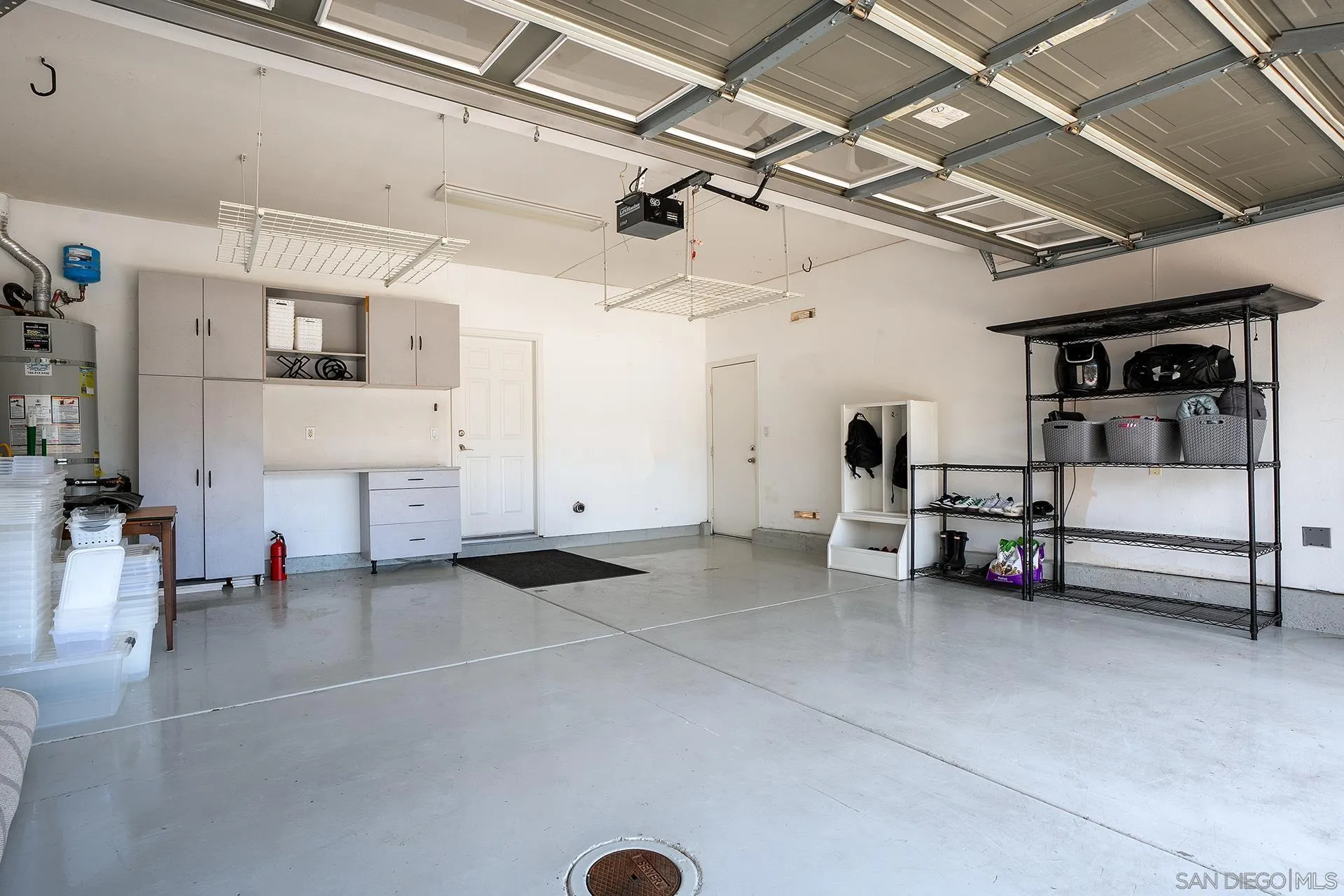 https://cdn.realtyfeed.com/cdn/127/260018374/14deda2757cc197f89adaa1354c3664b.webp