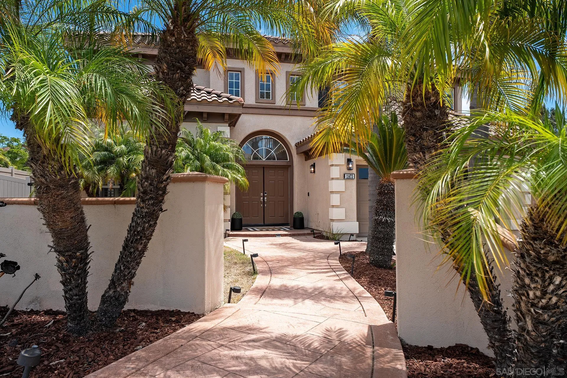 https://cdn.realtyfeed.com/cdn/127/260018374/231771a80bd9b0850fe9be73a9fe1880.webp