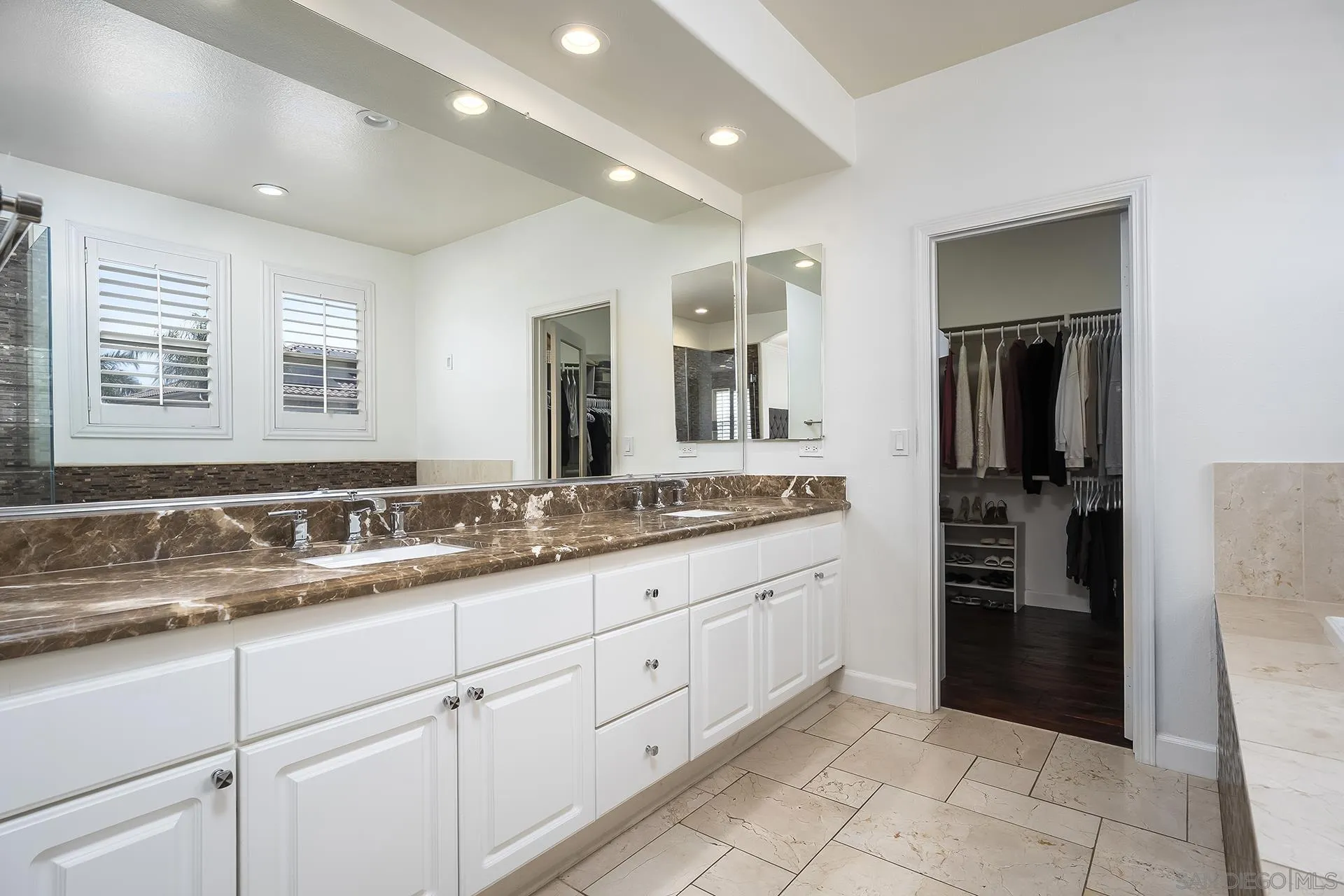 https://cdn.realtyfeed.com/cdn/127/260018374/2b5408fbe2dadfc286a2e65cbfc28f60.webp