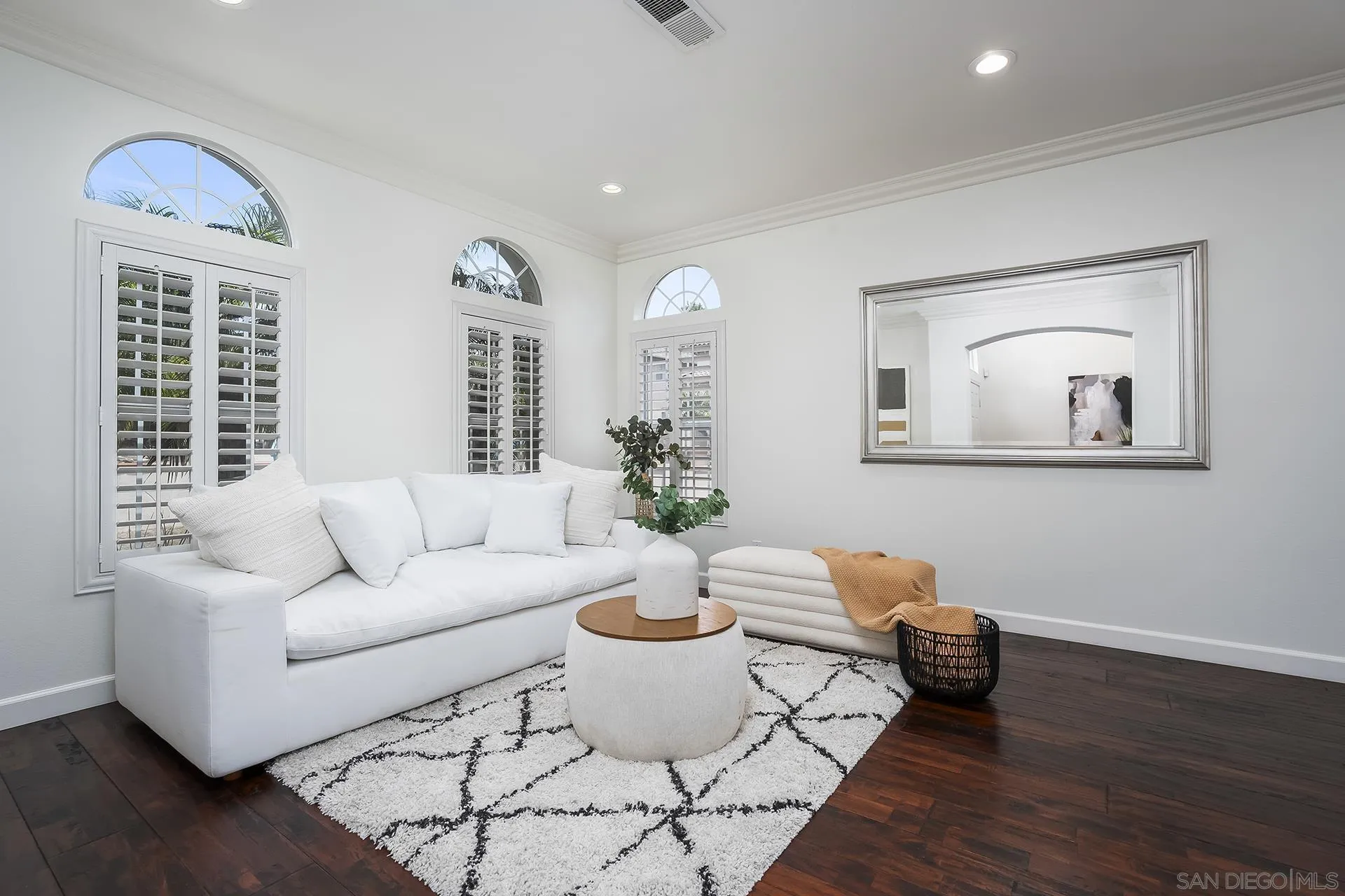 https://cdn.realtyfeed.com/cdn/127/260018374/305b71a4ae44eea56db36860fe960a8f.webp