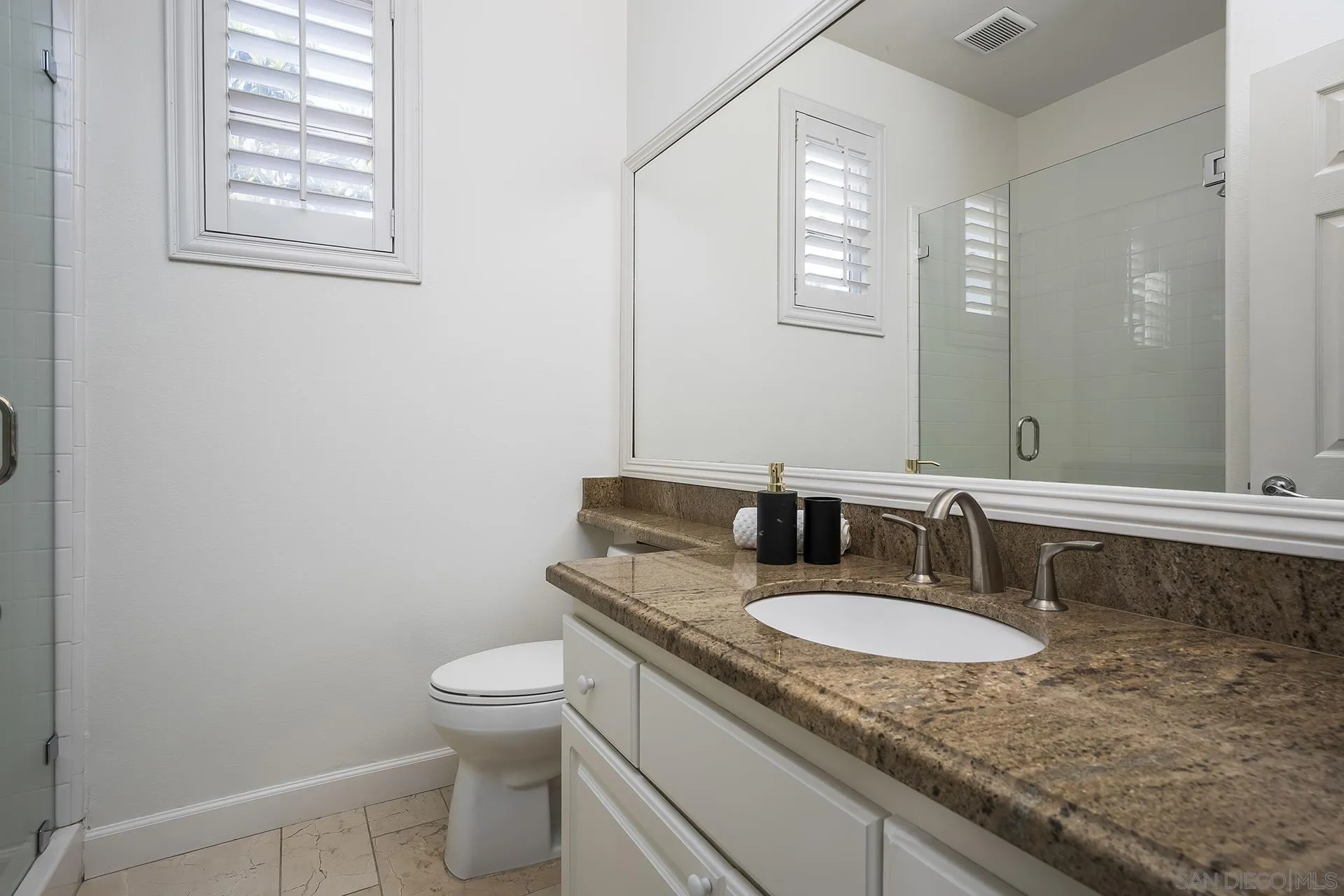 https://cdn.realtyfeed.com/cdn/127/260018374/30f65e560d854ef9a6a4324cb1e6e861.webp