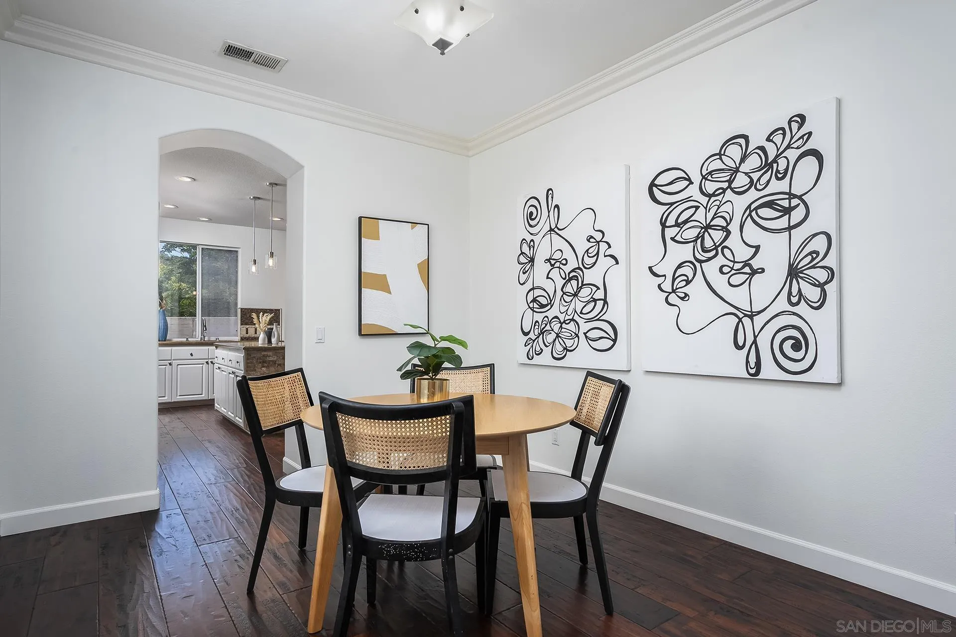 https://cdn.realtyfeed.com/cdn/127/260018374/3a3c9429e3873b574c6dc12ce9035eb6.webp