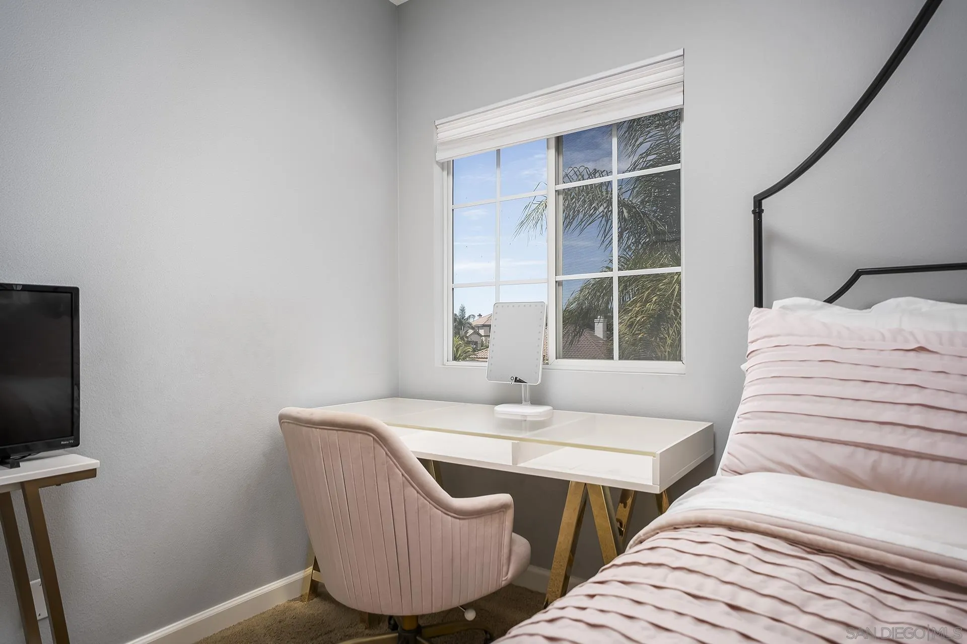 https://cdn.realtyfeed.com/cdn/127/260018374/6d4489c1f99a040b610ebec93de81bc5.webp
