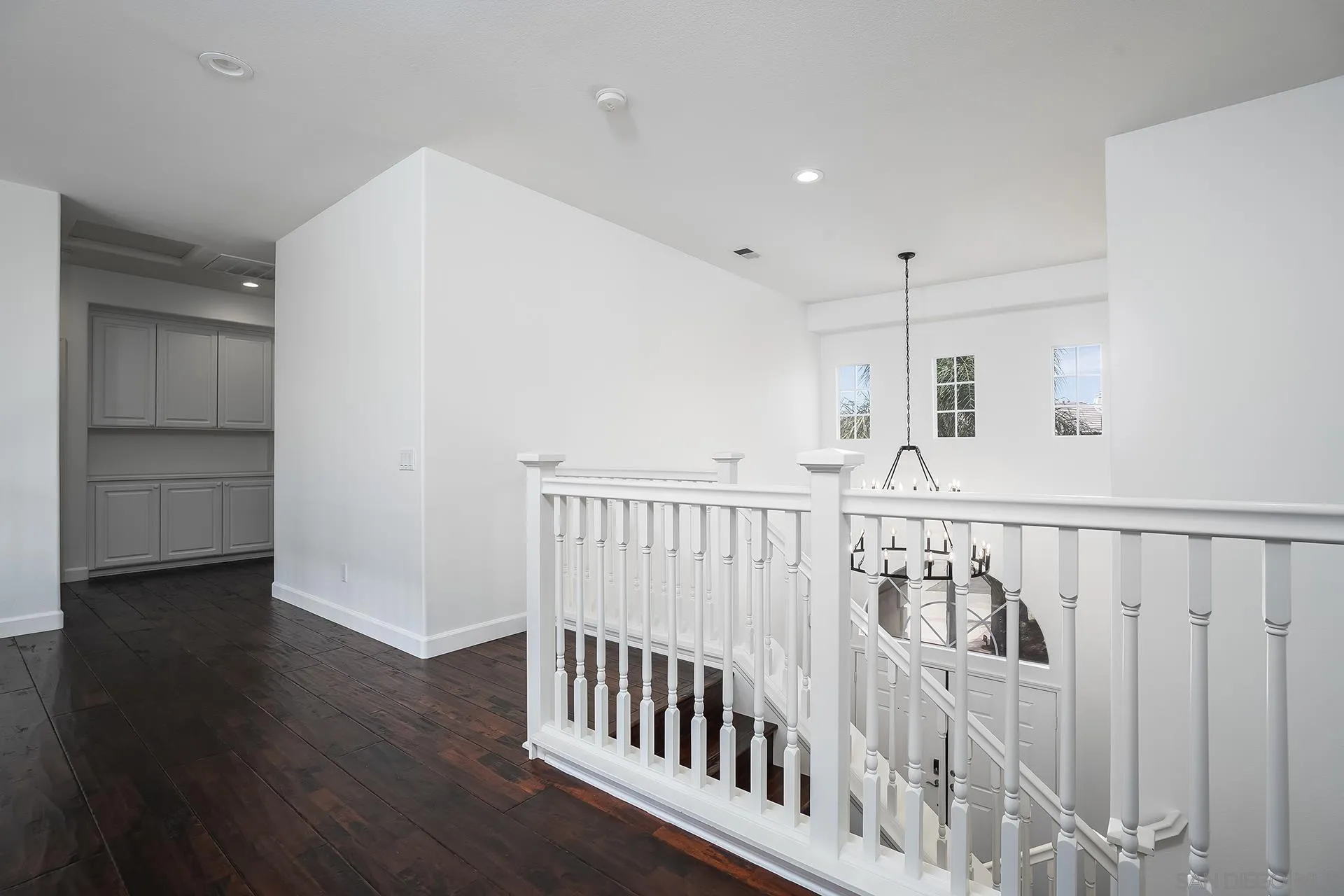 https://cdn.realtyfeed.com/cdn/127/260018374/8cd85fffd84729f3861932b208d9a285.webp