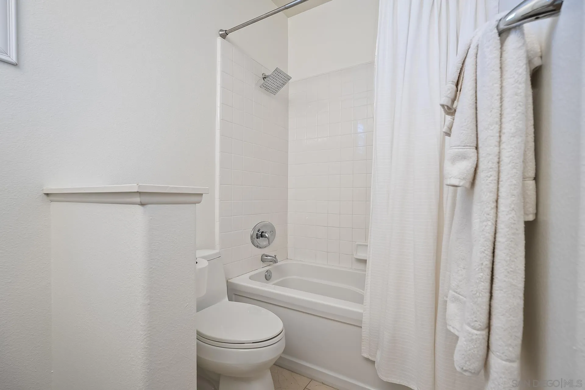 https://cdn.realtyfeed.com/cdn/127/260018374/a393a0d734ab9b26f1158ecdff9709e9.webp