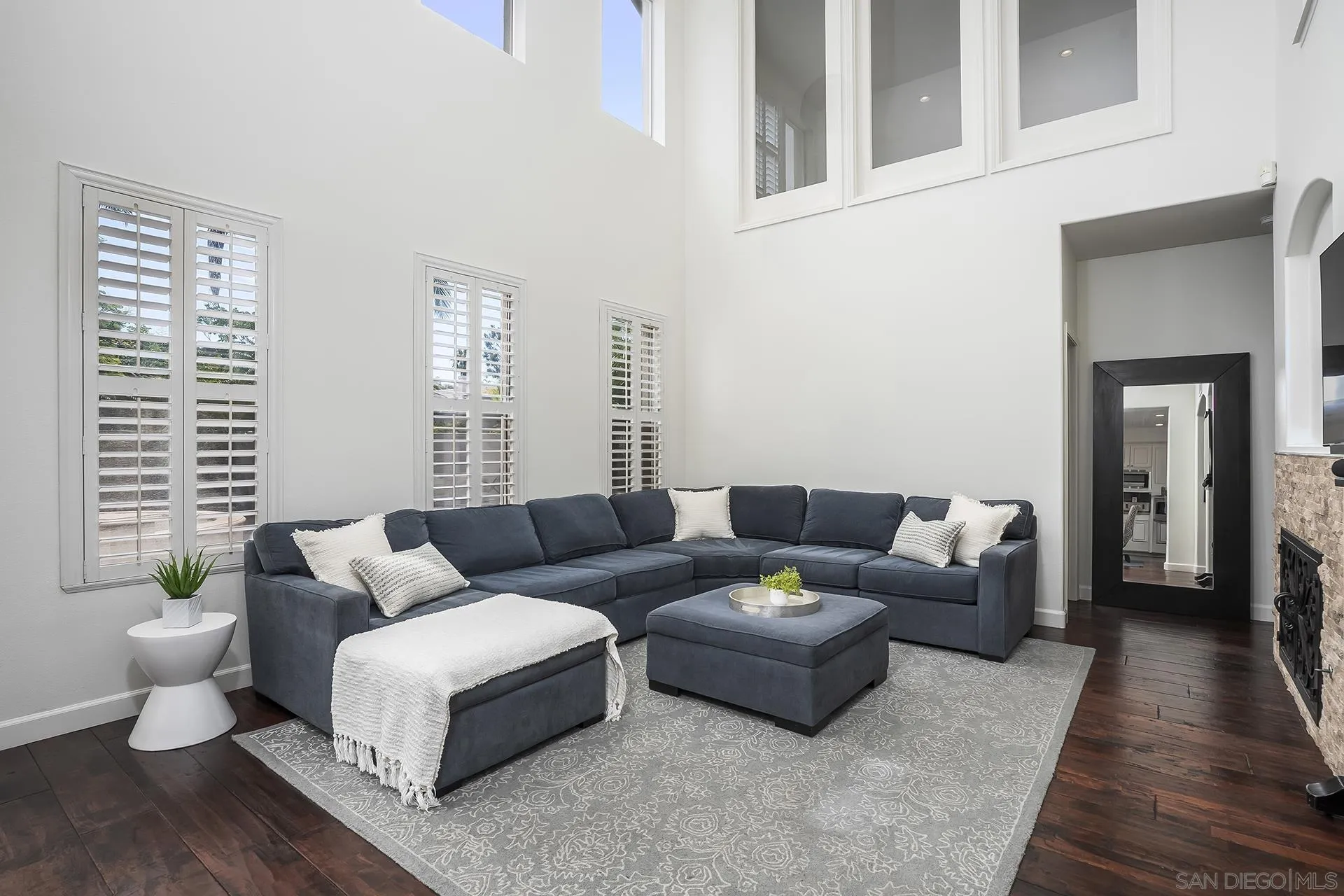 https://cdn.realtyfeed.com/cdn/127/260018374/ac5746341cddb4136bd890eb07e218f1.webp