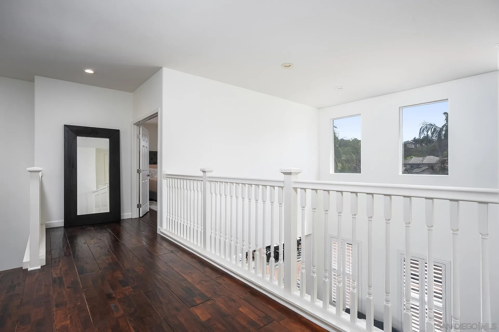 https://cdn.realtyfeed.com/cdn/127/260018374/c2cd44f4353158a356fea3471d77c61a.webp
