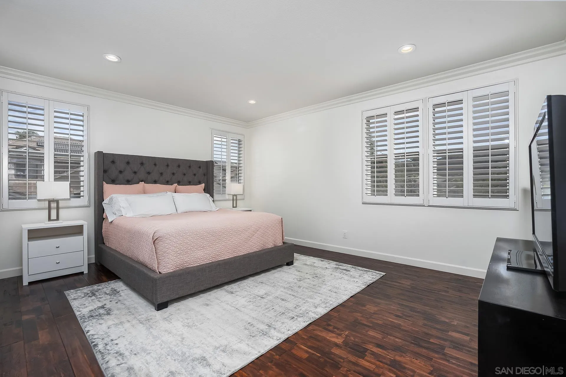https://cdn.realtyfeed.com/cdn/127/260018374/c6ca9b7a61e0cbea150d39b212bbcc7e.webp
