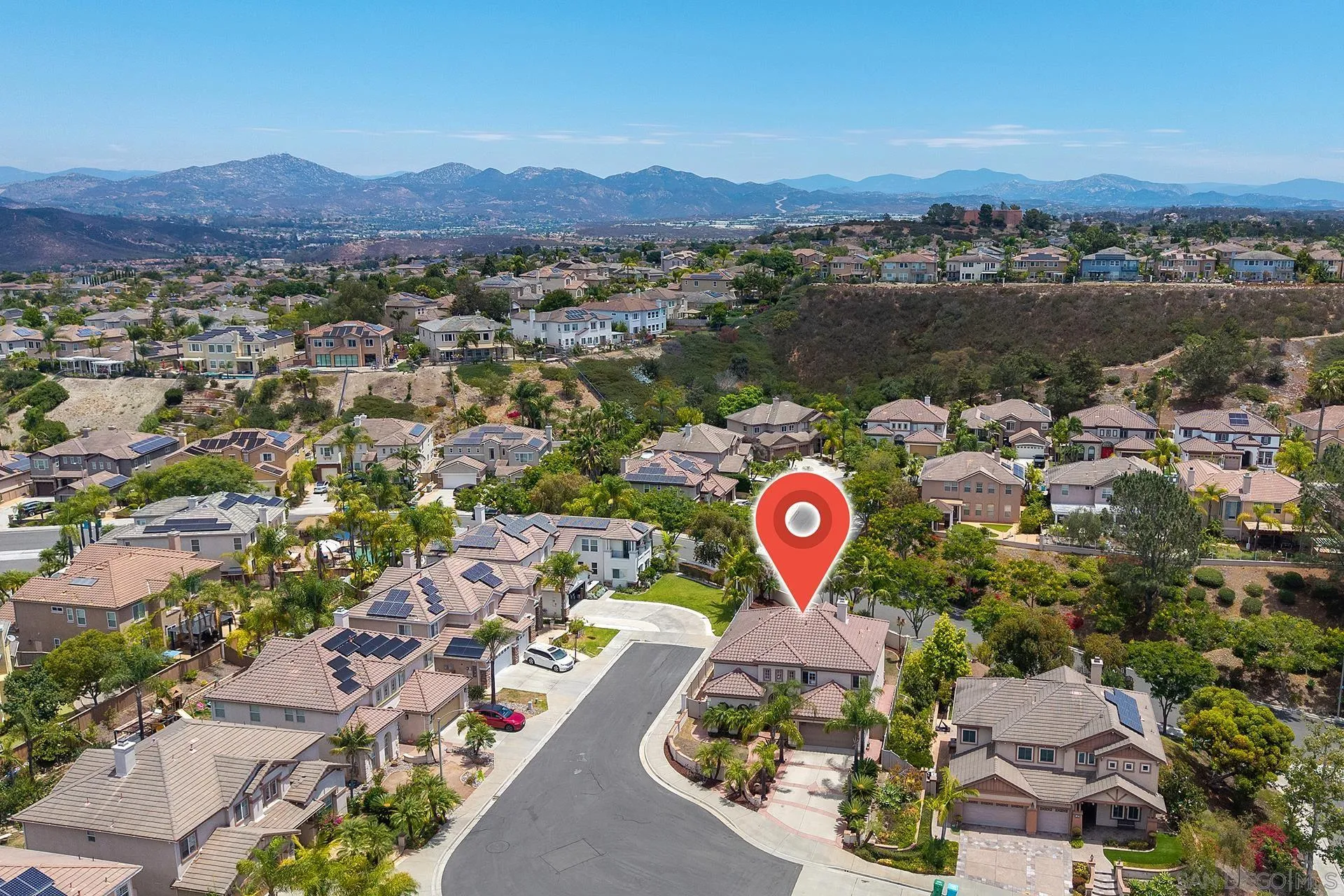 https://cdn.realtyfeed.com/cdn/127/260018374/f1fed2be22489eb6bcb4b6e1b12475d7.webp