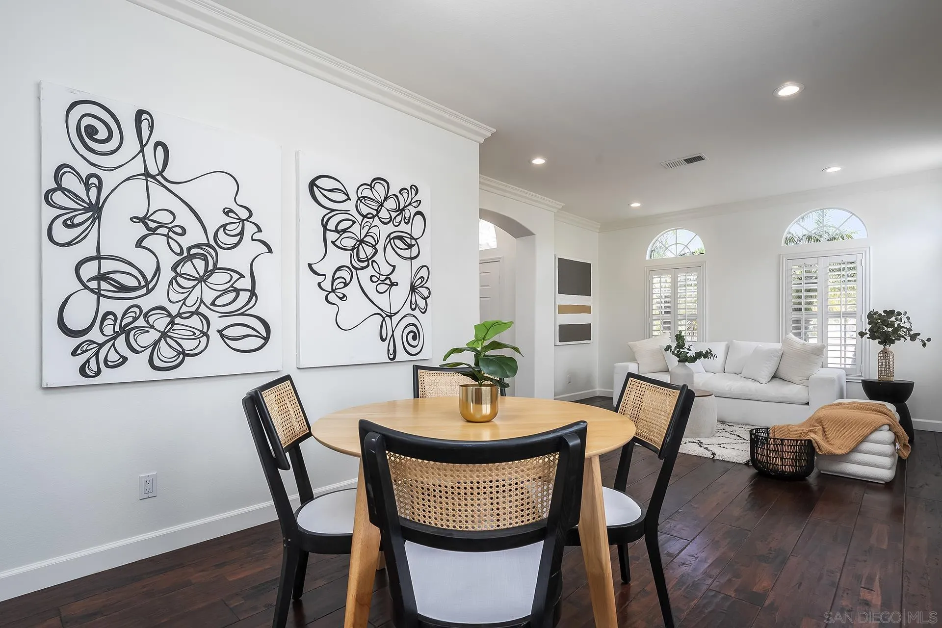 https://cdn.realtyfeed.com/cdn/127/260018374/fcd24fa475b3b4a2a680b1b8b4396565.webp
