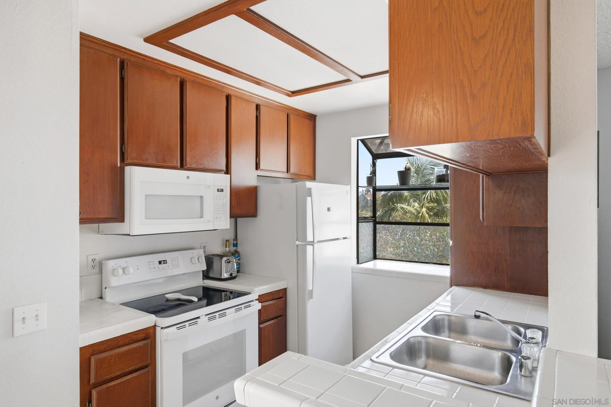 https://cdn.realtyfeed.com/cdn/127/260018379/3bf10faa60761f61a1ff7827fcafd59f.webp