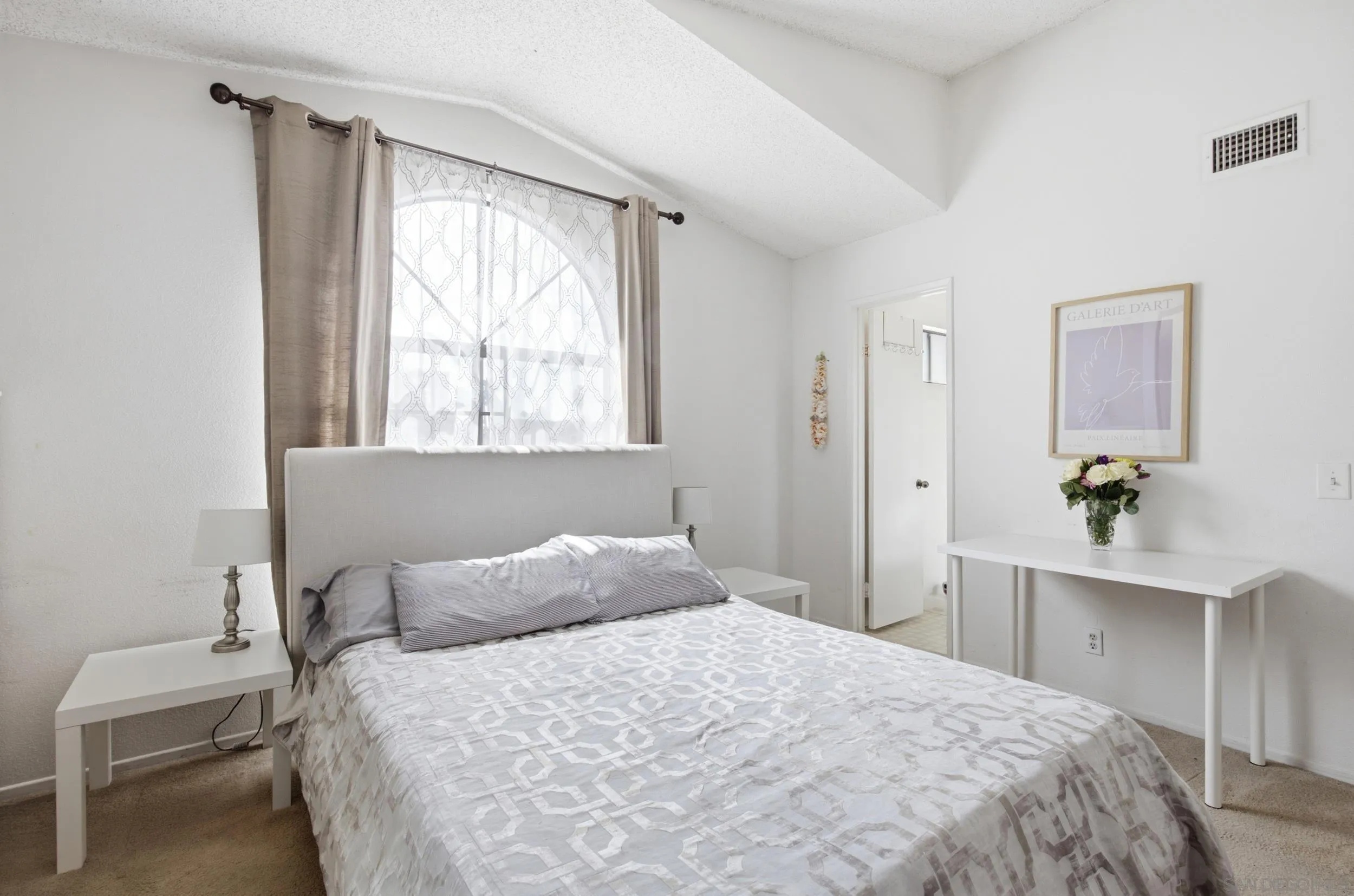 https://cdn.realtyfeed.com/cdn/127/260018379/48e834d18f4e5e188f554b81c90d49c6.webp