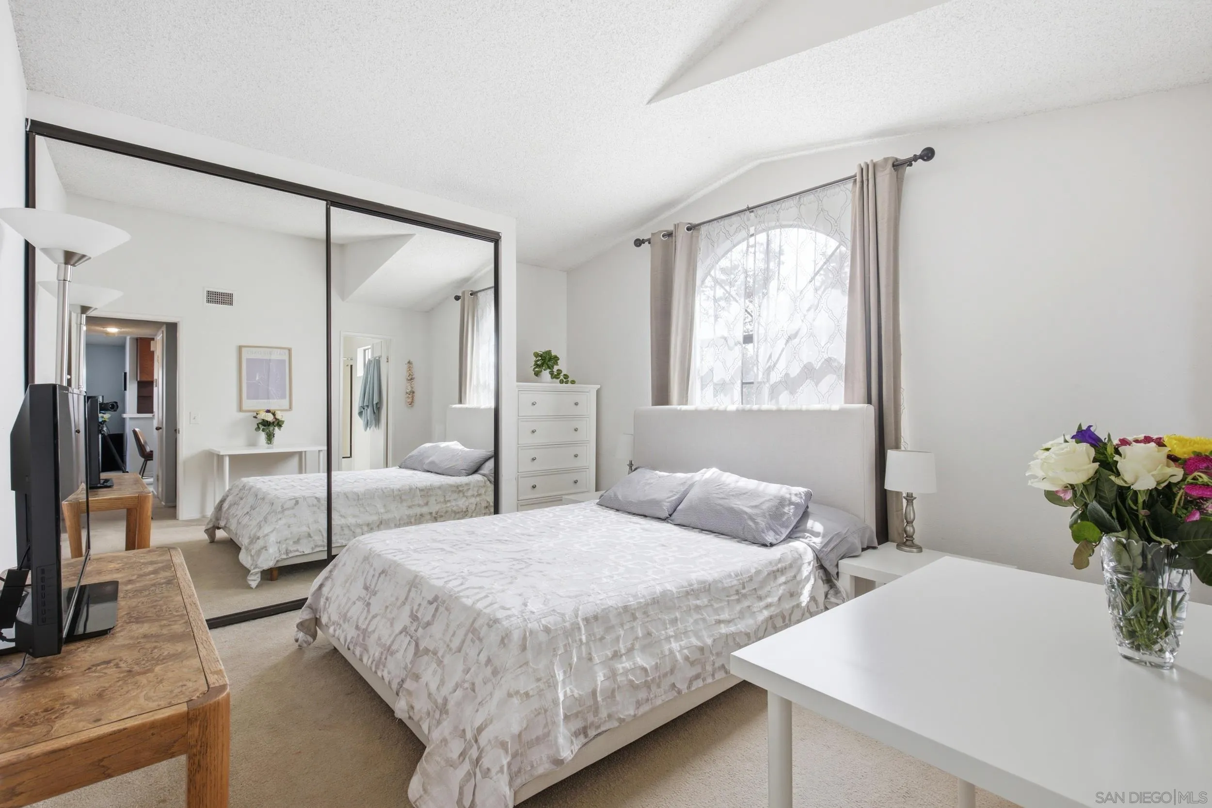 https://cdn.realtyfeed.com/cdn/127/260018379/5514ee3eac61f055ac73953d7910ecb4.webp