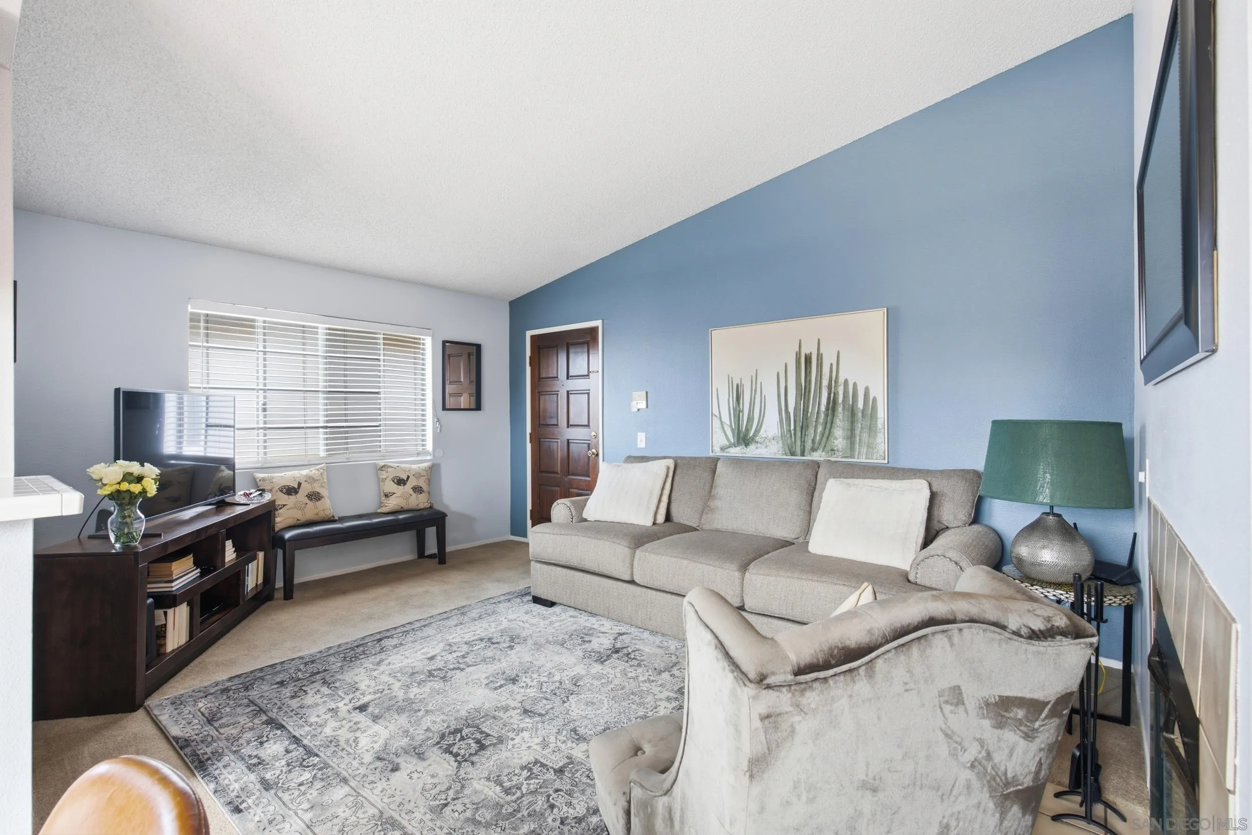 https://cdn.realtyfeed.com/cdn/127/260018379/7fe7d3496a069b6d28fe1dd2adab0462.webp