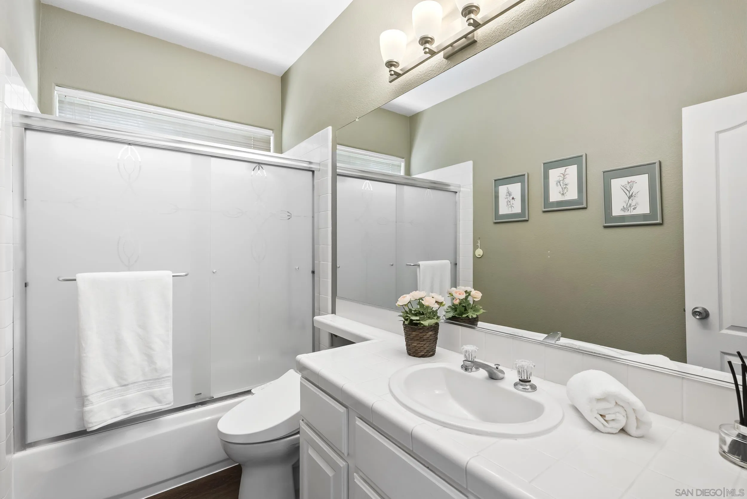 https://cdn.realtyfeed.com/cdn/127/260018388/55e3aca226a52a3d1ad5737fa56d6b15.webp