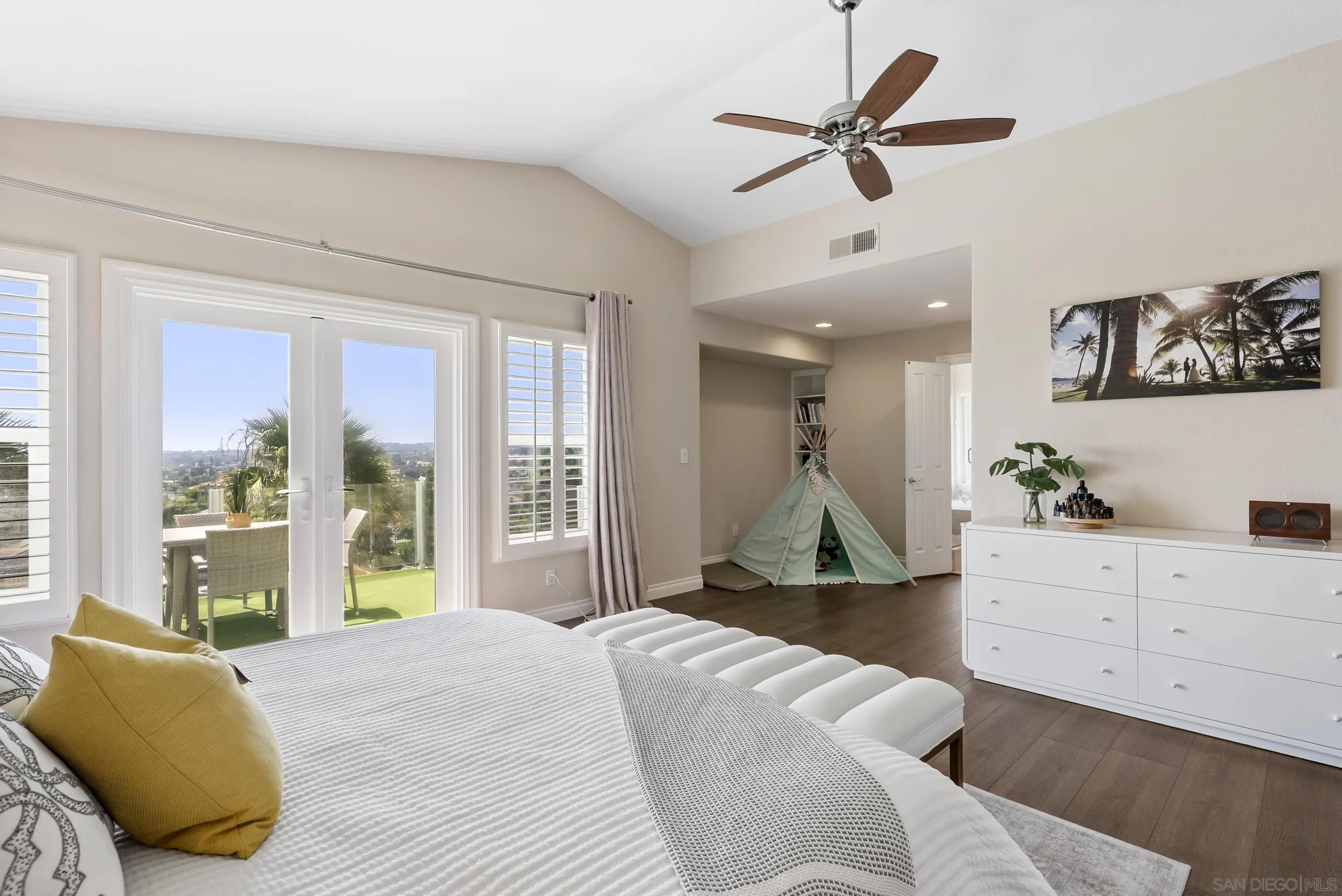 https://cdn.realtyfeed.com/cdn/127/260018388/59ef4fd912bdaba689d014d4e5e067c8.webp