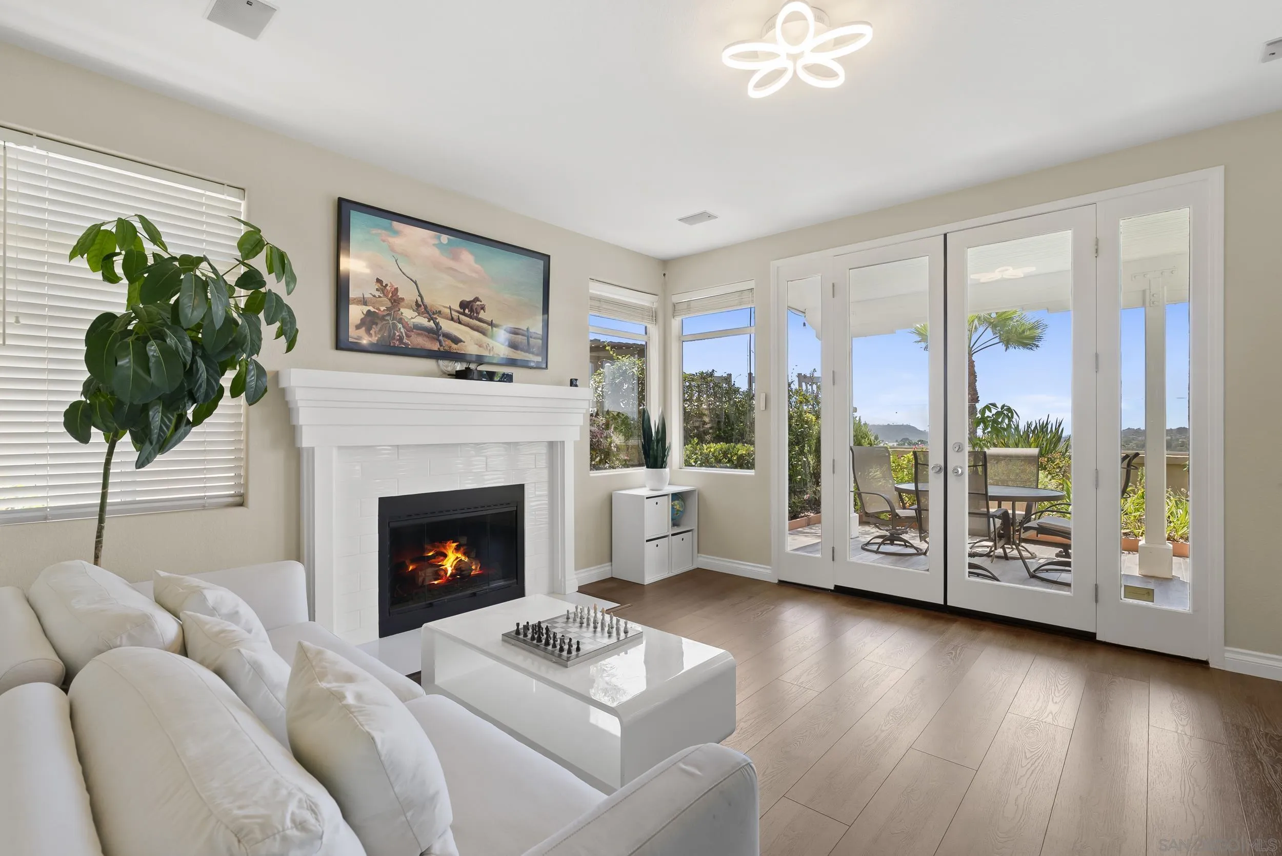 https://cdn.realtyfeed.com/cdn/127/260018388/6b08bb5ec570b7668b52688226584cff.webp