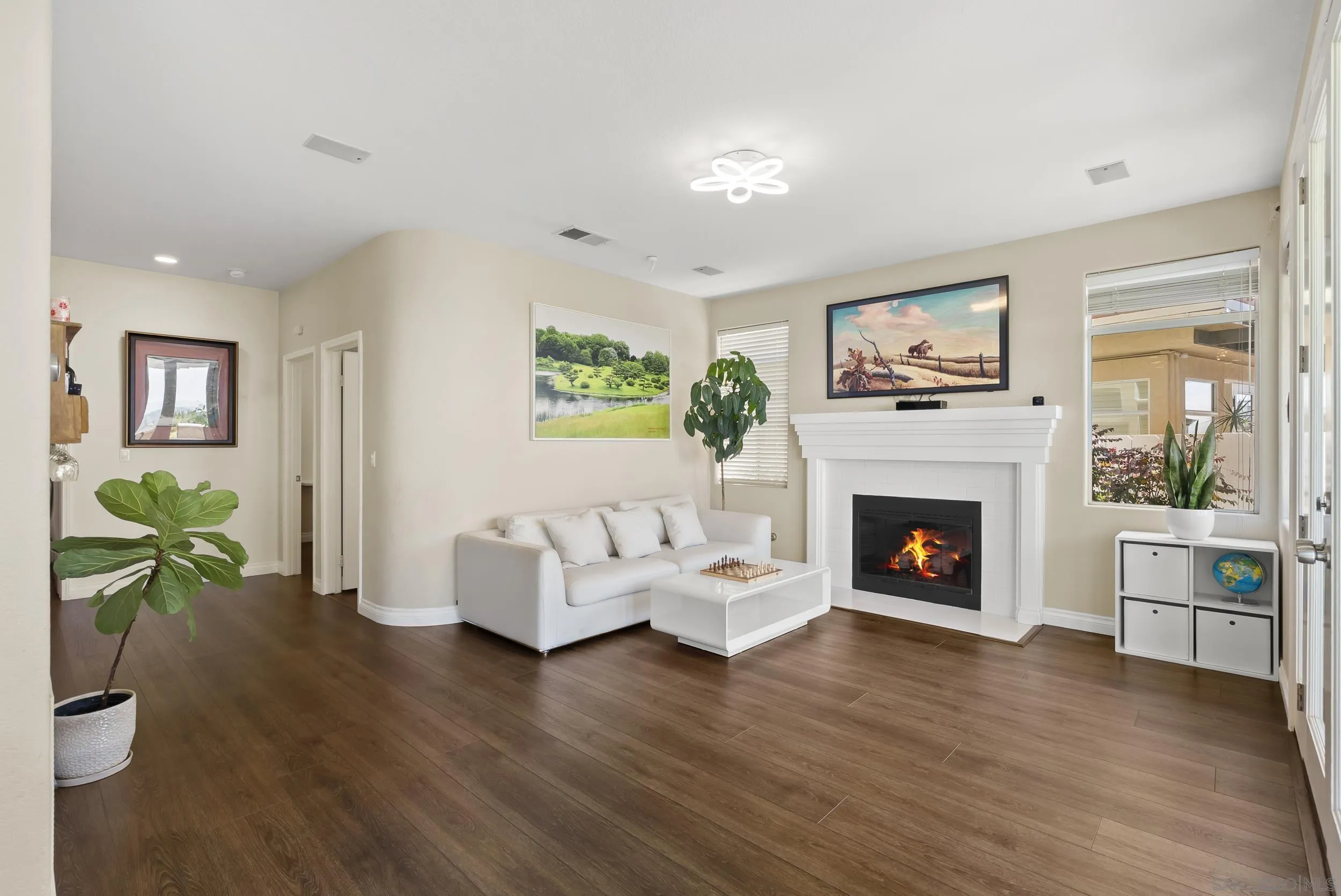 https://cdn.realtyfeed.com/cdn/127/260018388/6f4e6cd8d9253f03f50c52e4628a05ee.webp