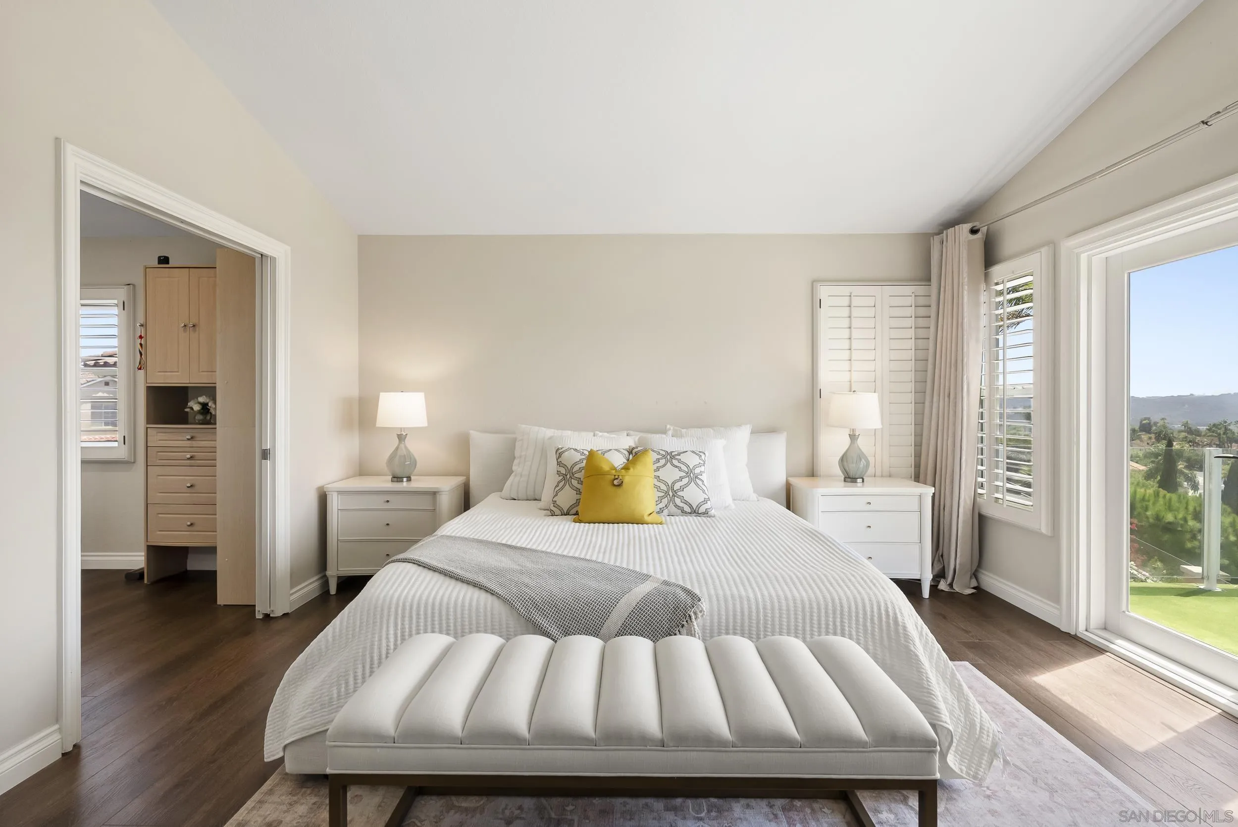 https://cdn.realtyfeed.com/cdn/127/260018388/7b6ca2414c65dbeb3cd31c389963a022.webp