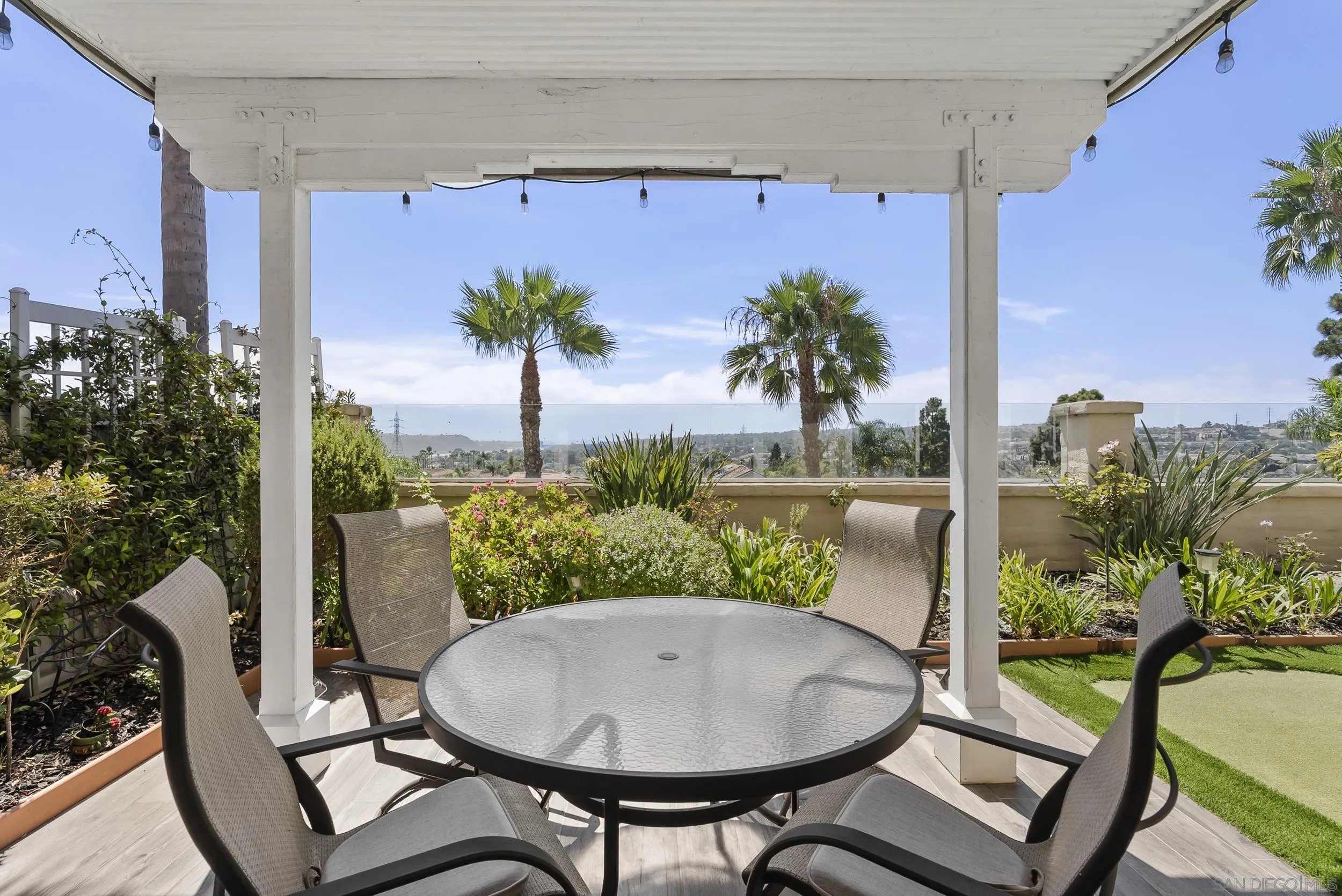 https://cdn.realtyfeed.com/cdn/127/260018388/8e35f91e08086481509cefdec251b258.webp
