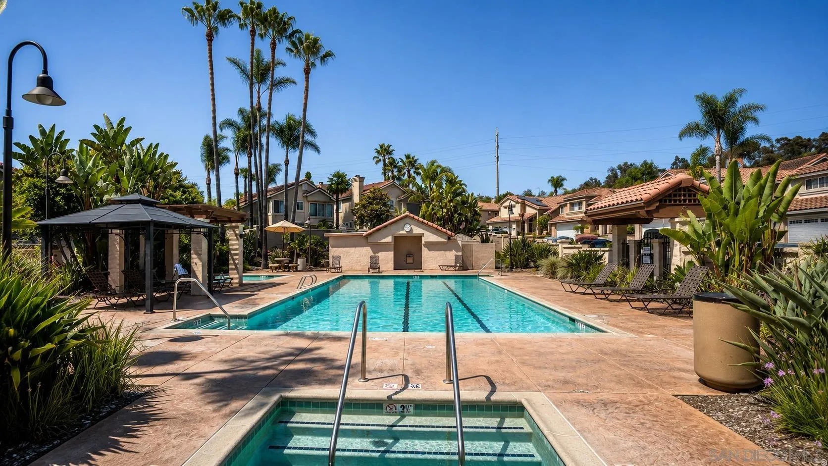 https://cdn.realtyfeed.com/cdn/127/260018388/f82072f19d1e1b2b3a25f209816aa503.webp