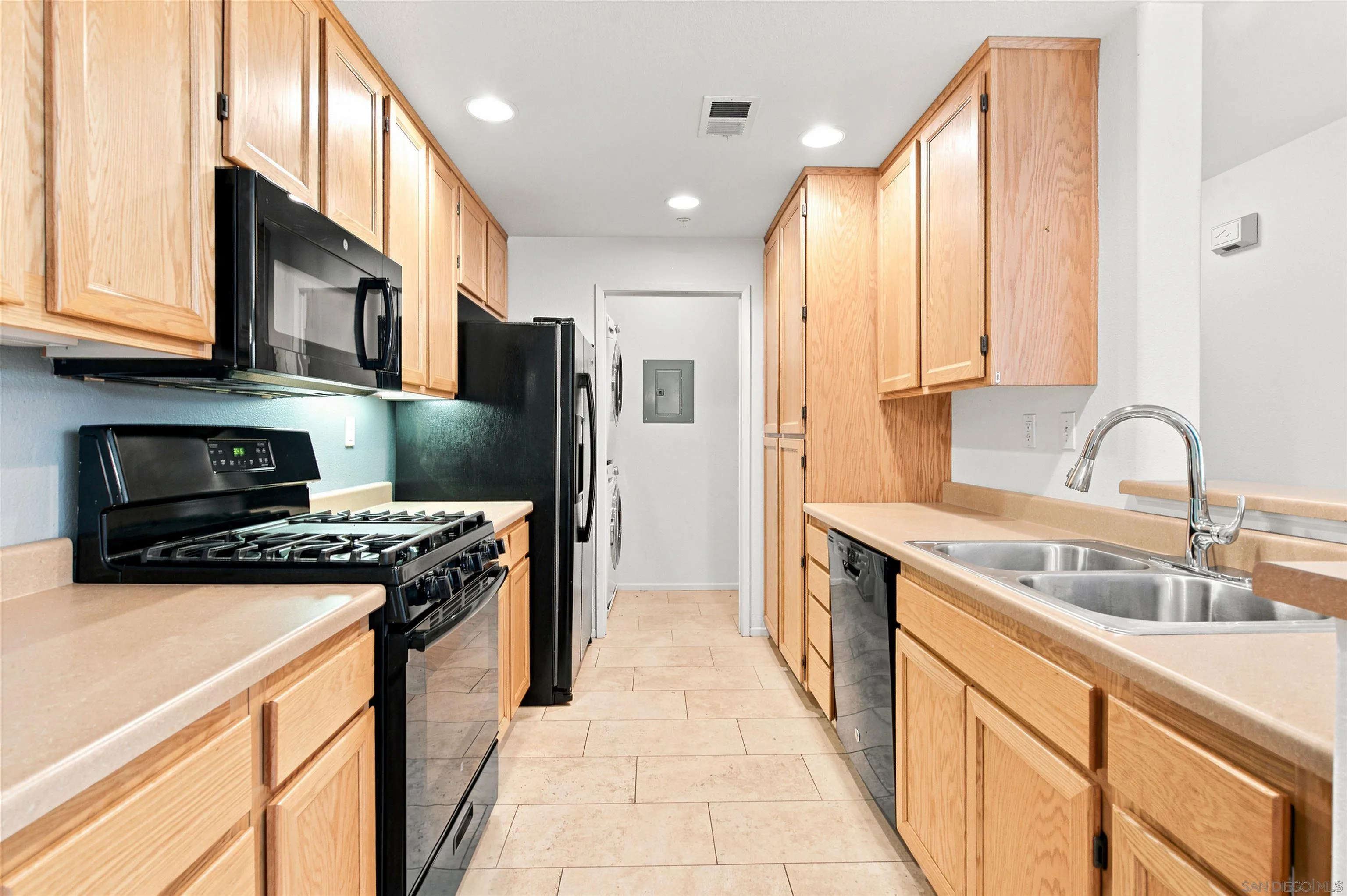 Photo #12: 260018391 Listing: Photo #12