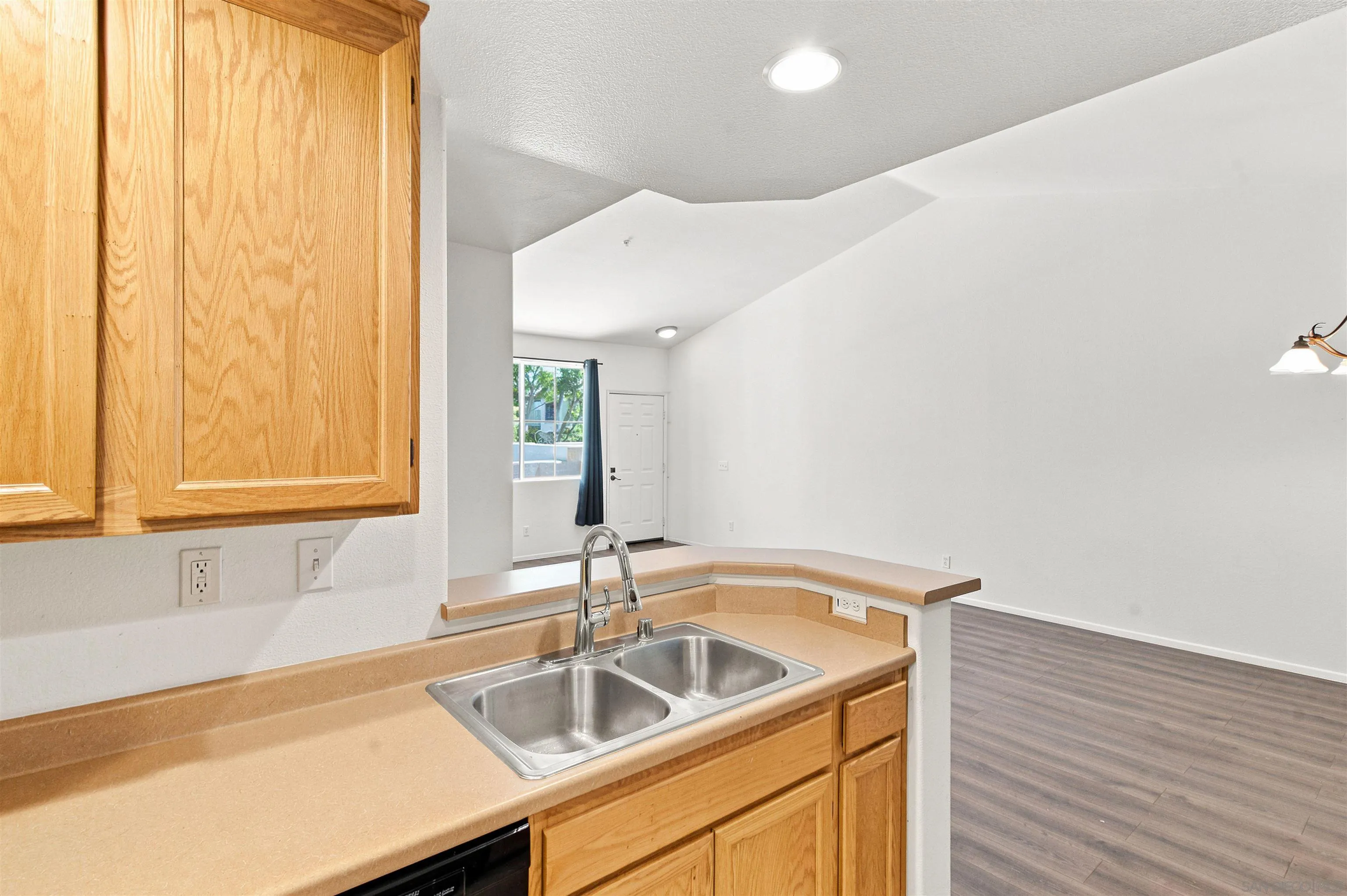 Photo #11: 260018391 Listing: Photo #11